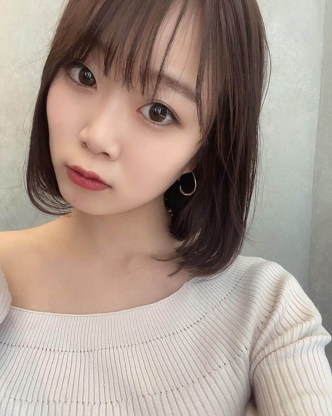 渡辺まおさんのインスタグラム写真 - (渡辺まおInstagram)「メンテナンス💇🏼‍♀️ いつもお任せ！って頼むんだけど、毎回可愛いカラーに染めてくれる🤍」2月15日 22時08分 - ai_jinno_