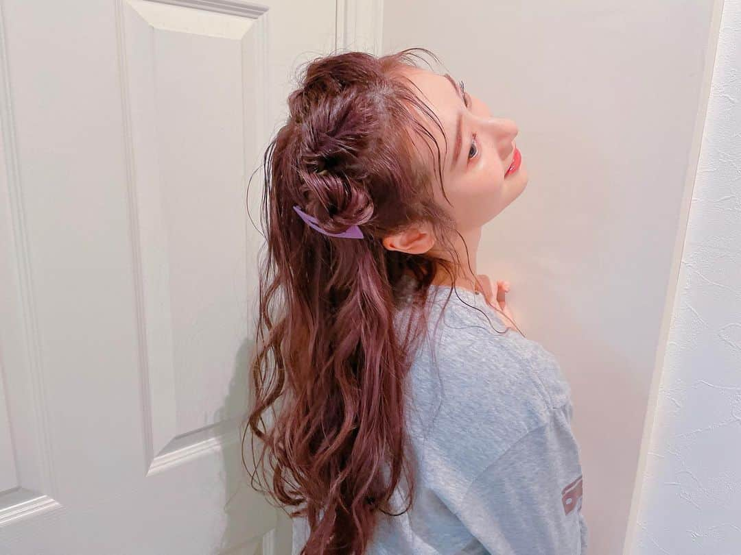 山下七海さんのインスタグラム写真 - (山下七海Instagram)「ななピhairmake))💜🐇  #ヘアメイク #ヘアアレンジ #さんちゃん」2月15日 22時11分 - aishite773