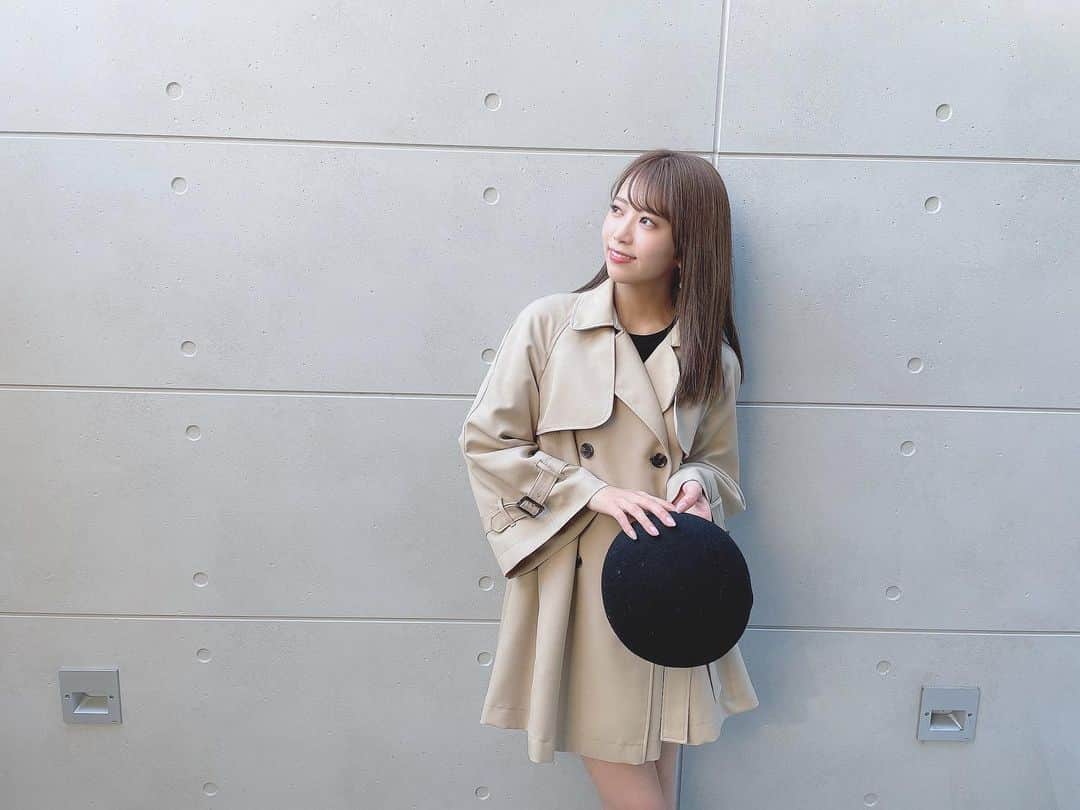 のインスタグラム：「早めのトレンチコート🧥\♡/ @rirandture_official  #rirandture #リランドチュール #トレンチコート #春コーデ #春服 #キャスケット #ca4la #cordinate」