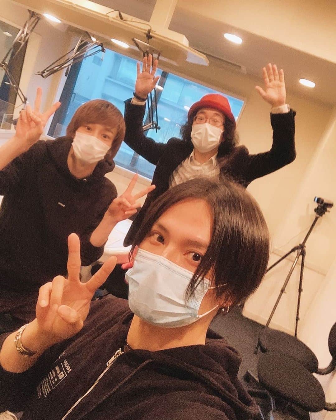 友常勇気のインスタグラム：「I'm done for today! Recording after a long time🤗✨ #青山オペレッタ #青オペ #広報部 #久々の収録 #あけましておめでとう #してきました #笑笑 #最高だったー #お楽しみに #友常勇気 #矢部昌暉 #杉江大志  #利根健太郎 大志発登場❗️❗️ 是非お楽しみにー😚❤️」