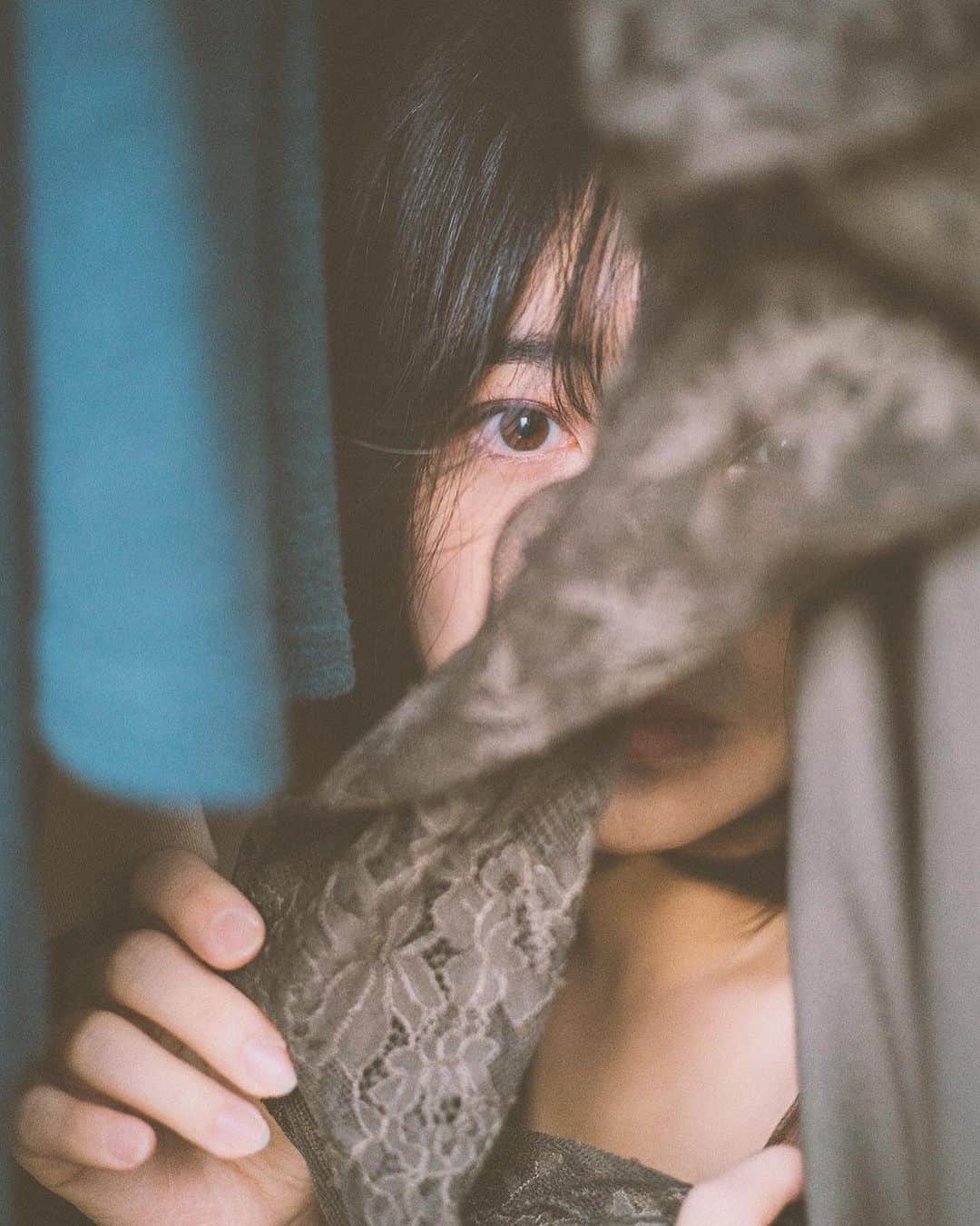 佐咲日菜のインスタグラム：「いす遊びめっちゃたのしい☺︎‼︎‼︎ 撮影が大好きです！」