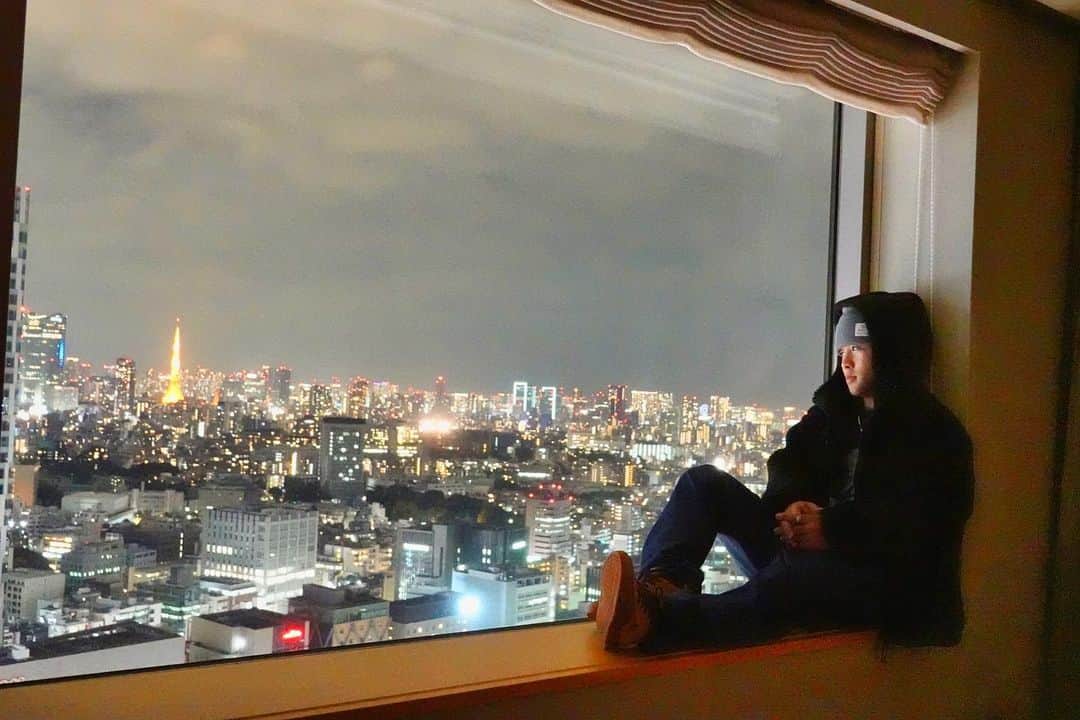笹岡建介のインスタグラム：「東京🗼  #mktaxi #tokyo #tokyotower #japan #ホテル#shibuya#dcshoes#instagood #instalike #instagram #fashion #東京 #🗼#渋谷 #skateboard #skate」