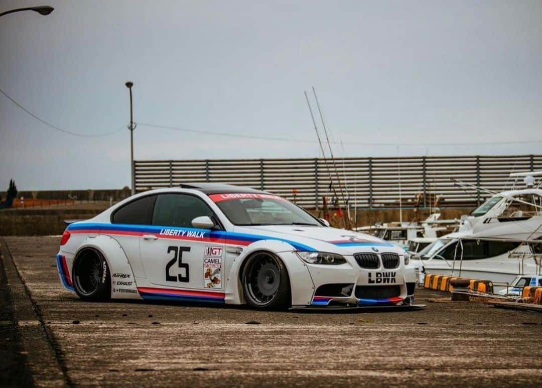 Wataru Katoさんのインスタグラム写真 - (Wataru KatoInstagram)「LIBERTY WALK   LBWK LB-WORKS BMW M3 E92JAPAN😊  @bmw  @bmwm  #bmw#libertywalk #lbworks #ltmw #fiexhaust  #ideal #widebody #m3 #bmwm3 #msport #ld97forged  #White #bride #spherlight  #lbwk #fivxtire #drift #madmike  #goodwoodfos #semashow」2月15日 22時28分 - libertywalkkato