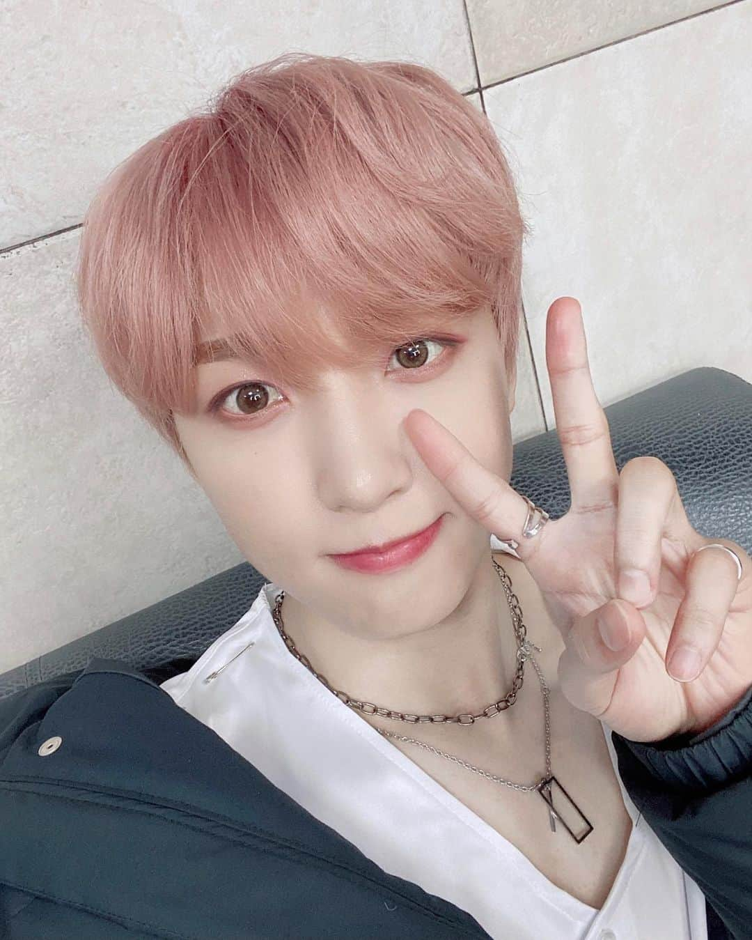 UP10TIONのインスタグラム：「#업텐션 #선율 #UP10TION #SUNYOUL #1일_1셀카_15일차」