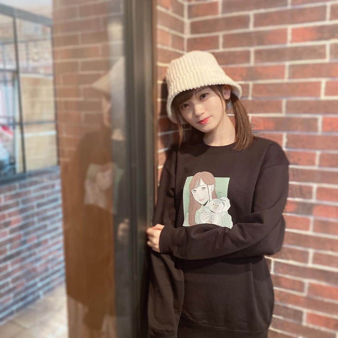 のインスタグラム：「withさんとのコラボトレーナーとブレスレットチェックしてくれましたか？ お気に入りだから是非ゲットしてほしいな！🥰  https://withofficial.theshop.jp/」