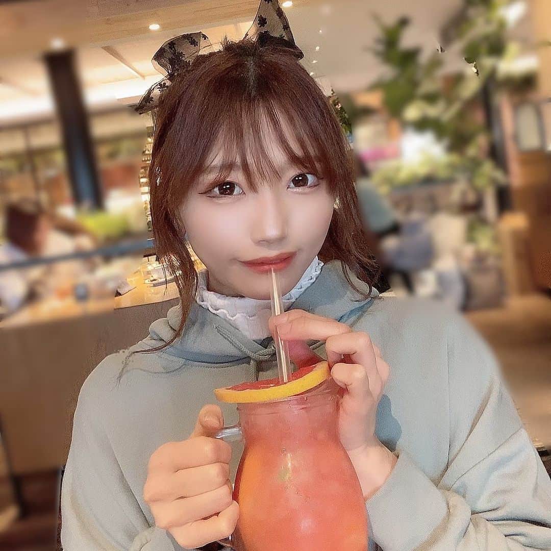 石原美沙紀のインスタグラム：「映えじゅーす🍹  #instagood #instalike #instafashion #japanesegirl #cute #自撮り #自撮り女子  #ガーリー  #アイドル #地下アイドル #今日のコーデ #ファッション #selfie #followｍe #likeforlikes  #ピンクヘアー #ピンクブラウン #ヘアアレンジ #ヘアスタイル #サロンモデル #salon #salonmodel」