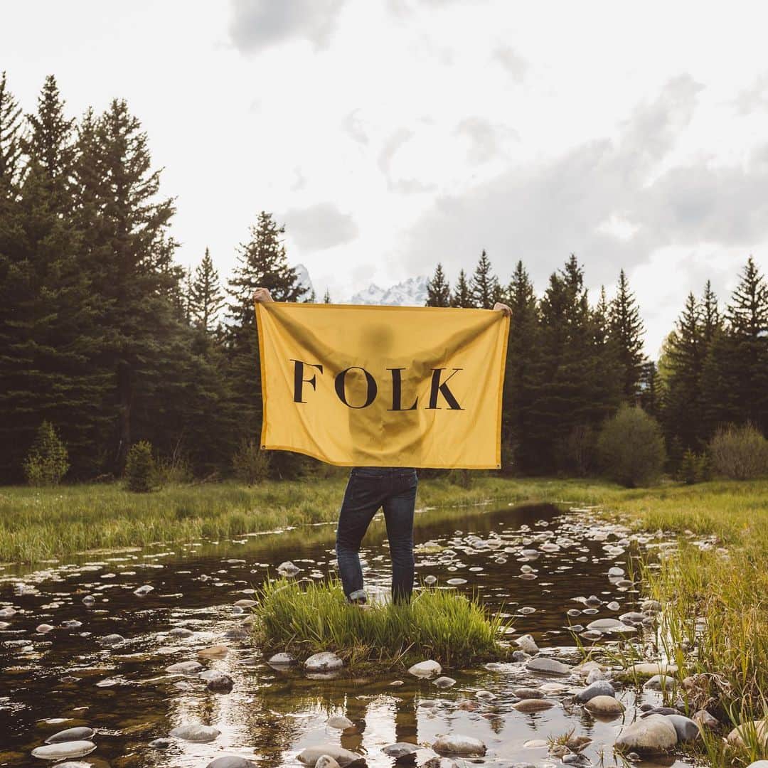 FOLKのインスタグラム：「A year ago this week I shared that we were printing the @folkmagazine Slow Living issue. It would bring FOLK out of dormancy after years of just being something I thought about on occasion. A year ago I said it would be a very slow and steady revival. We’d only offer issues as it made sense. There wasn’t going to be any risks taken. My passion for small towns, makers, slow living, and rural landscapes had returned and I wanted to enjoy it with a community I enjoyed so much. The Slow Living, Autumn, and Christmas issues were more successful than I could have imagined. You all truly blew me away with your support. I suppose in my quest for something else in life I had forgotten about the profound sense of community that comes with being where you’re meant to be and being it authentically. A year later here we are with a team that is more than just me, the plans for four issues this year, plus MADE, the events that we do at the farmhouse, a wholesale section, and more that I’m forgetting. Each day I wake up excited, but this week I’m a bit nervous. This is the week that sets the budget for the rest of 2021. With each of the issues last year we only offered them as individual copies. We said we didn’t want to do subscriptions because we didn’t know what the response to the revival would be. As we head into 2021 we see what the landscape is and we see that it is almost necessary and to the point of being unavoidable to offer subscriptions. Today we’re launching a 2021 subscription. It includes the spring, slow living (summer), autumn, and Christmas issues for 2021. You can add on the MADE issue if you’d like. Doing this will allow us to focus on growth and quality content over constantly starting back at zero for each issue....which is increasingly hard in a world of algorithms where people don’t see a new issue is being released until after it’s sold out. If you’d like to join us for the 2021 journey the link is in my profile. Y’all mean the absolute world to me.」