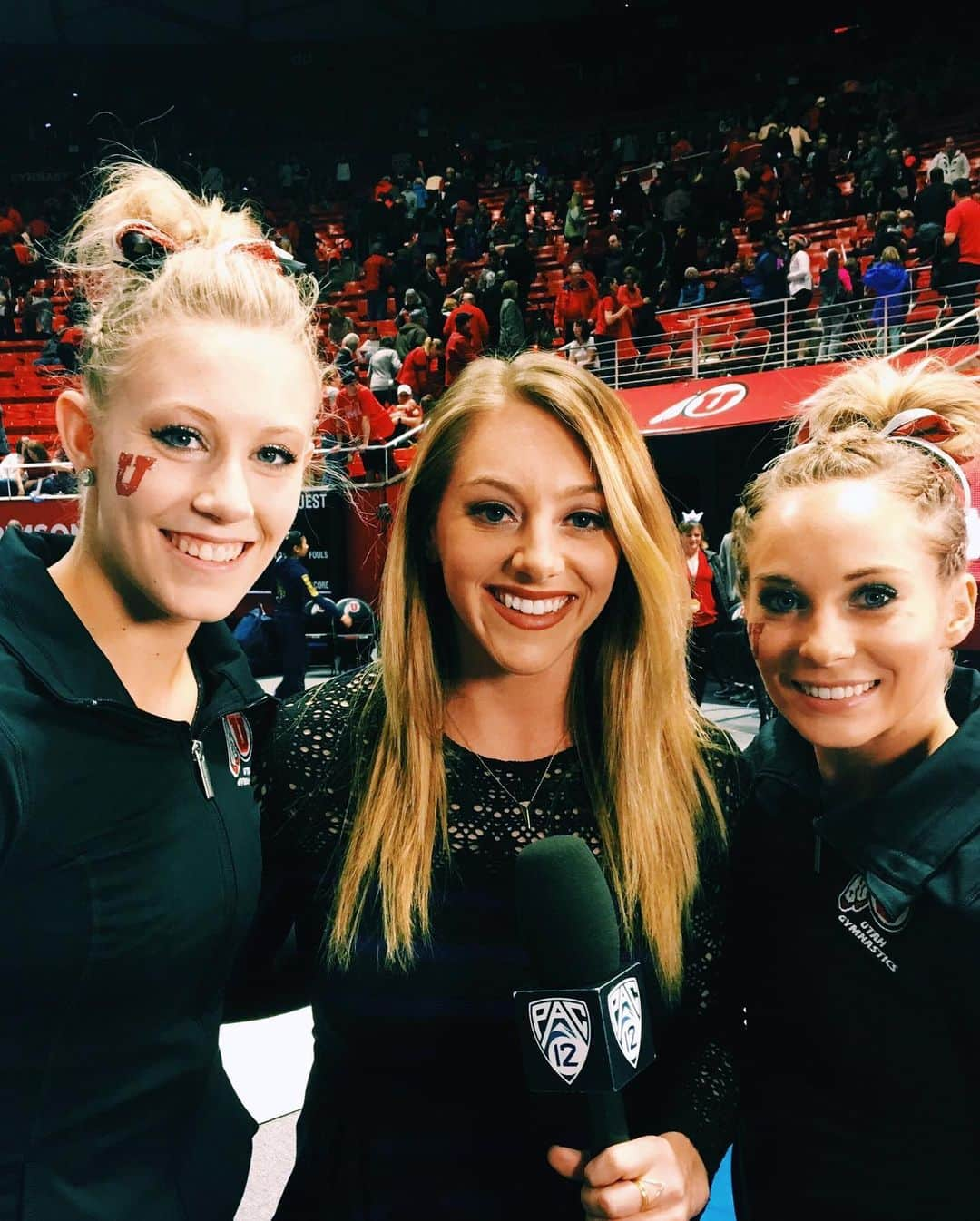 サマンサ・ペスゼックさんのインスタグラム写真 - (サマンサ・ペスゼックInstagram)「SO excited to tell you guys that I will be commentating the @utahgymnastics V @uclagymnastics meet for @espn this Friday! • I have been itching to get back to broadcasting and what a cool opportunity for me to be calling these two powerhouses in #NCAAGym ❤️💙 • #Utah has been looking SO great this season. I feel like they could be close to post-season readiness. You can tell they've been working on the details. They look polished, calm, and confident. • #UCLA brings that dynamic performance quality to the sport, star power, anddd let's face it, they're extremely entertaining for a lot of reasons, but a big one is that you never know what lineups are going to be! 🤪 They rested a few key gymnasts yesterday, so that tells me they're wanting to show up in a big way this Friday! • These pics are old, but I miss doing in person interviews with these studs! So cool to see what they've accomplished since these photos!  • #NCAA #Gymnastics #niaDennis #kylaRoss #MykaylaSkinner #utahgymnastics #uclagymnastics #espn #espnu #collegegymnastics #broadcasting #backtowork #sports #ncaasports」2月15日 23時13分 - samanthapeszek