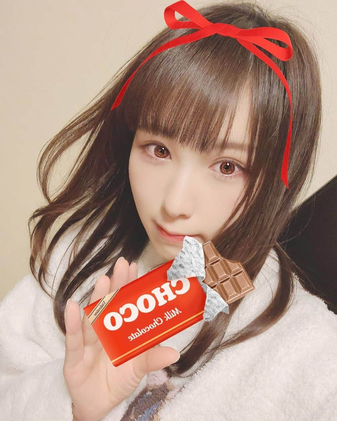 小田桐奈々さんのインスタグラム写真 - (小田桐奈々Instagram)「しゃきん！！！ 今年のバレンタインデーはチョコ4個もらいました(*´ο`*)🍫えへへ(自慢)  メンバーの手作りチョコが恋しいよう…。 (奈々)」2月15日 23時20分 - odagirinana