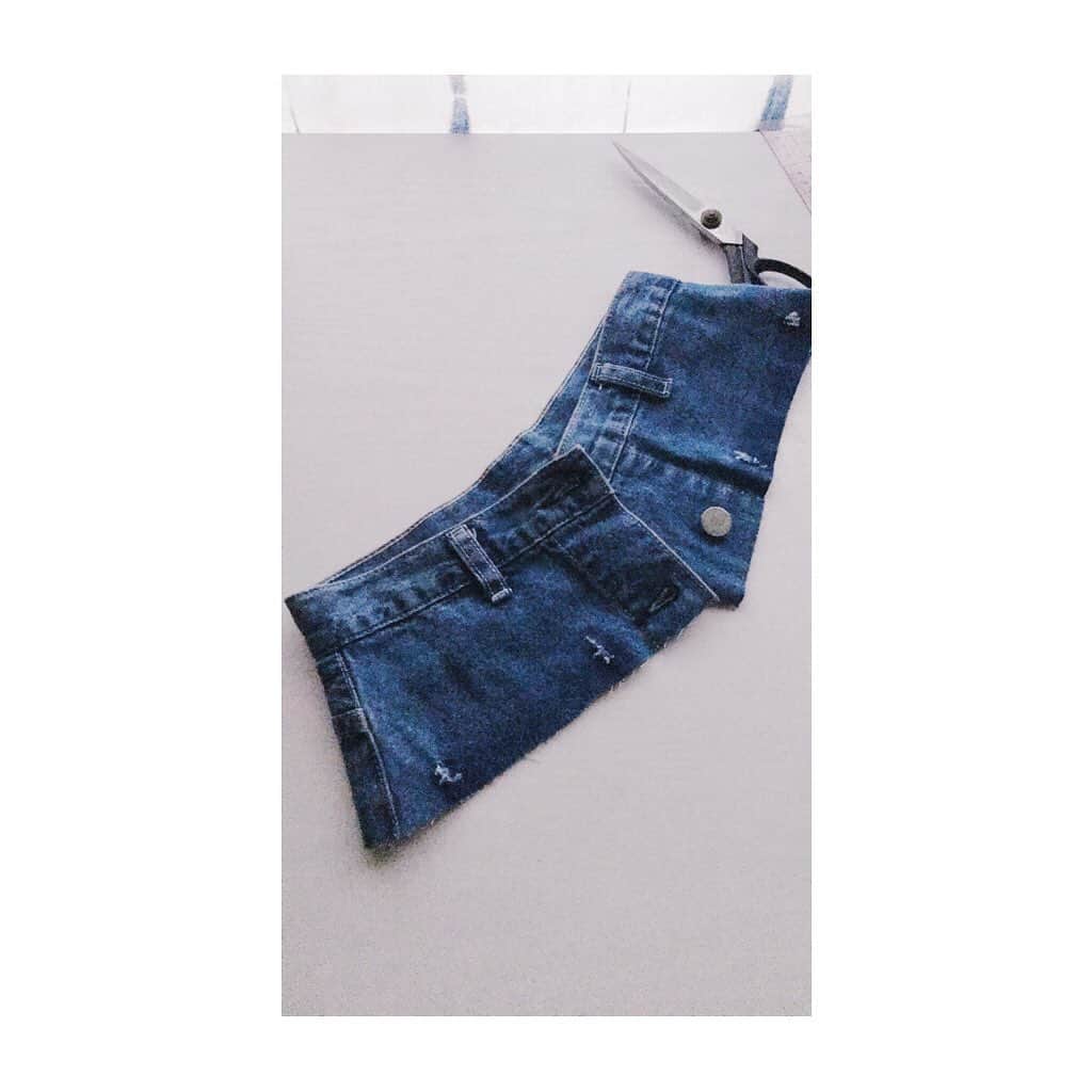 のインスタグラム：「💭  ﻿ #sewing #sewinglove #isew #sustainablefashion #before #sewist #sewcialists #memadeeveryday #handmadewardrobe #ecofashion #refashion #upcycle #slowfashion #sewingmachine #upcycledclothing #thriftflip #sewingproject #costura #couture #nähen #шитье #裁縫 #手芸 #ハンドメイド #リメイク #ソーイング #ミシン #アップサイクル #手作 #미싱」