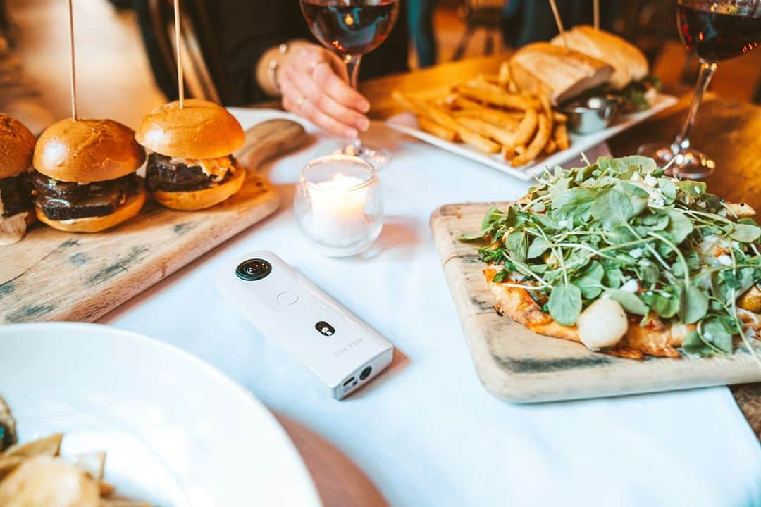 Official RICOH THETAさんのインスタグラム写真 - (Official RICOH THETAInstagram)「Attention foodies 🚨 Did you know that a RICOH THETA camera can capture everyone AND everything at the table? Snap your smiling friends and delicious dishes all in one shot with 360-degree photography. 📸: @shawna.rodgers . . . . . #ricohusa #ricoh #ricohimaging #theta360 #lifein360 #360camera #360view #camera #cameratips #cameralover #photographylovers #photographer #photooftheday #restaurantphotography #restaurantphoto #dinner #dinnerparty #selife #selfietime #nycrestaurant #newyorkcity #newyorkcityphotography #nyclife #foodie」2月16日 0時00分 - theta360official