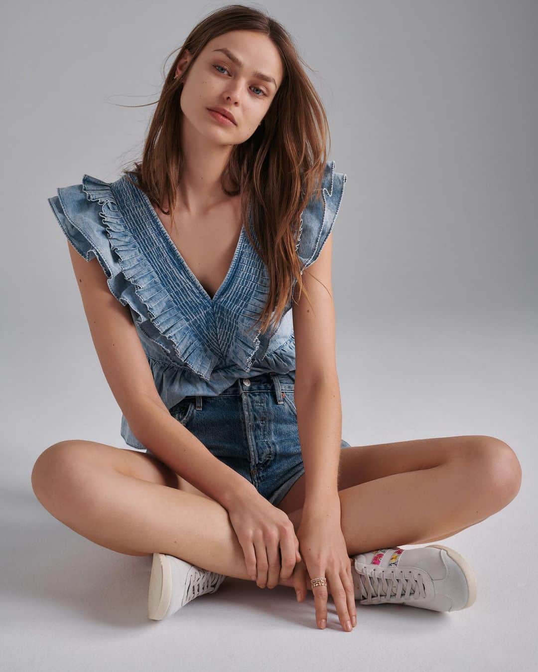Anthropologieさんのインスタグラム写真 - (AnthropologieInstagram)「Distressed denim & delicate detail: these are two of our favorite things 💙 Head to the link in our bio to shop new arrivals from Pilcro and more brands you love!」2月15日 23時53分 - anthropologie