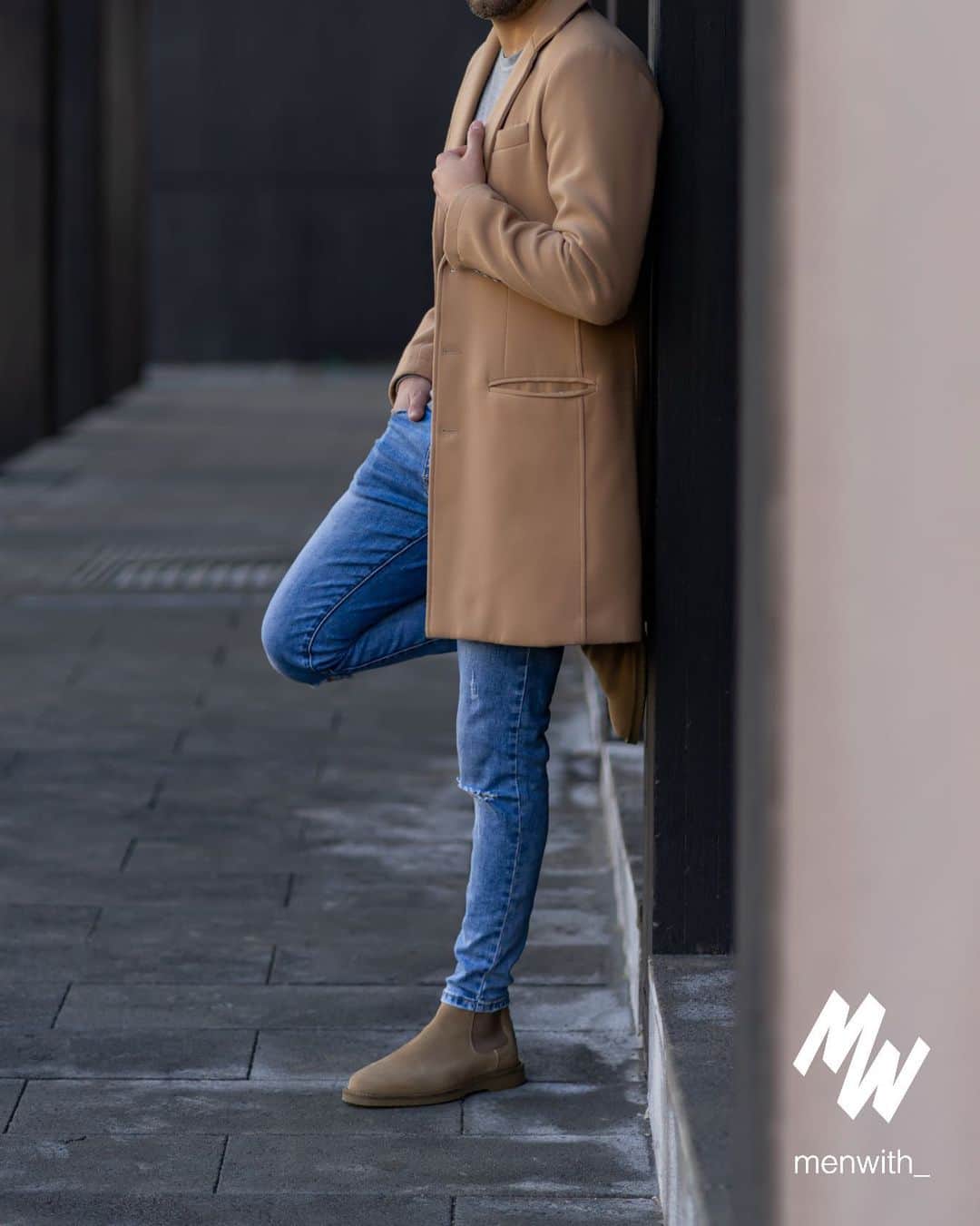 Men Withのインスタグラム：「Great photo of our dear friend @simonemario.ferrara 👌🏽 #menwithstreetstyle」