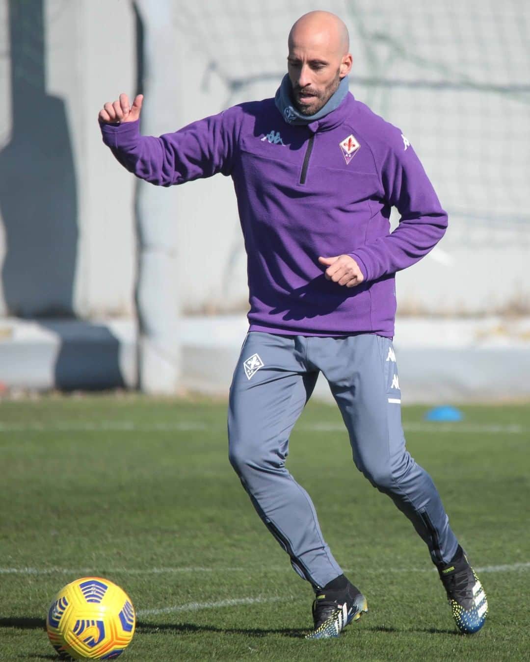 ACFフィオレンティーナさんのインスタグラム写真 - (ACFフィオレンティーナInstagram)「At work.   #ForzaViola 💜 #Fiorentina #ACFFiorentina #Amrabat #Caceres #BorjaValero」2月16日 0時03分 - acffiorentina