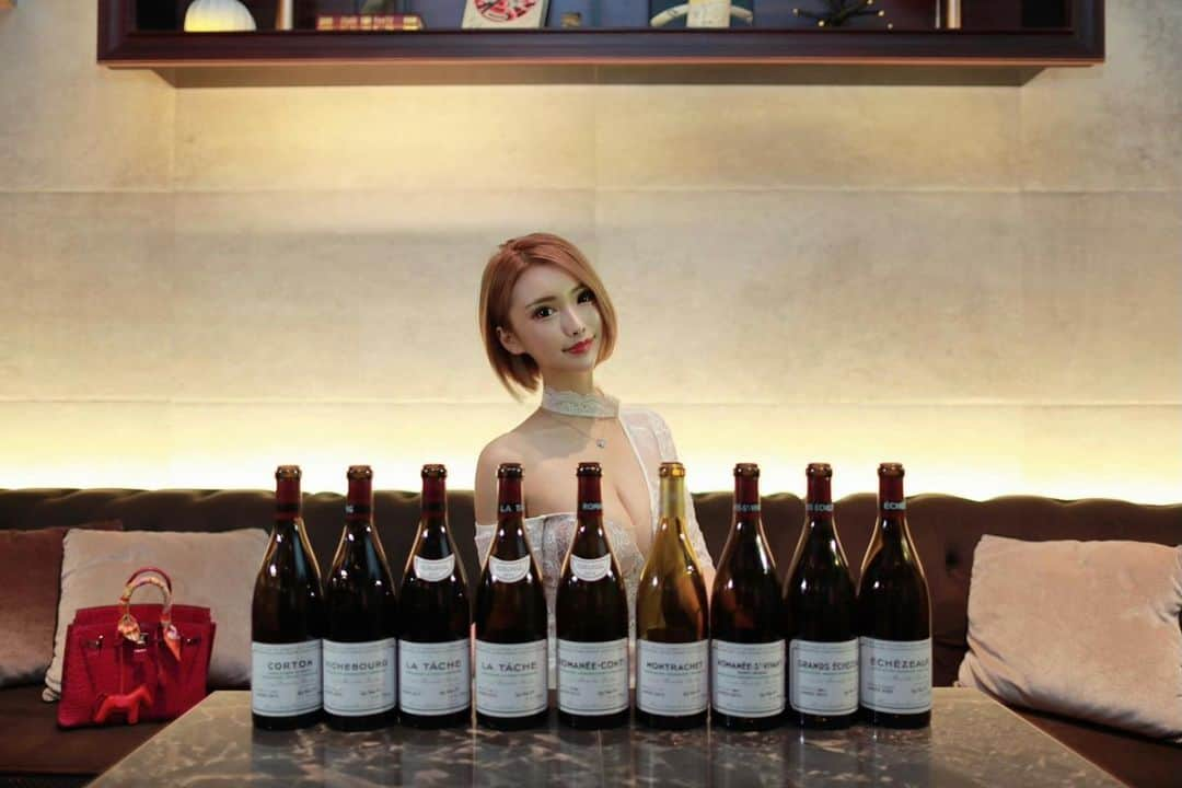 miyuのインスタグラム：「ロマネコンティ全種類🍷✨ 2年前の美人茶屋の時からずっと飲みに来て下さってる方から🥰本当に嬉しかったな〜❤️ #ロマネコンティ」