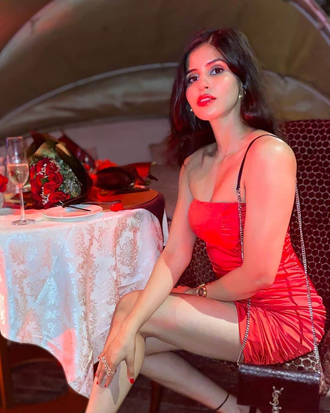 Sakshi Malikさんのインスタグラム写真 - (Sakshi MalikInstagram)「Waited for V-Day to wear red 🌹」2月16日 0時18分 - sakshimalikk