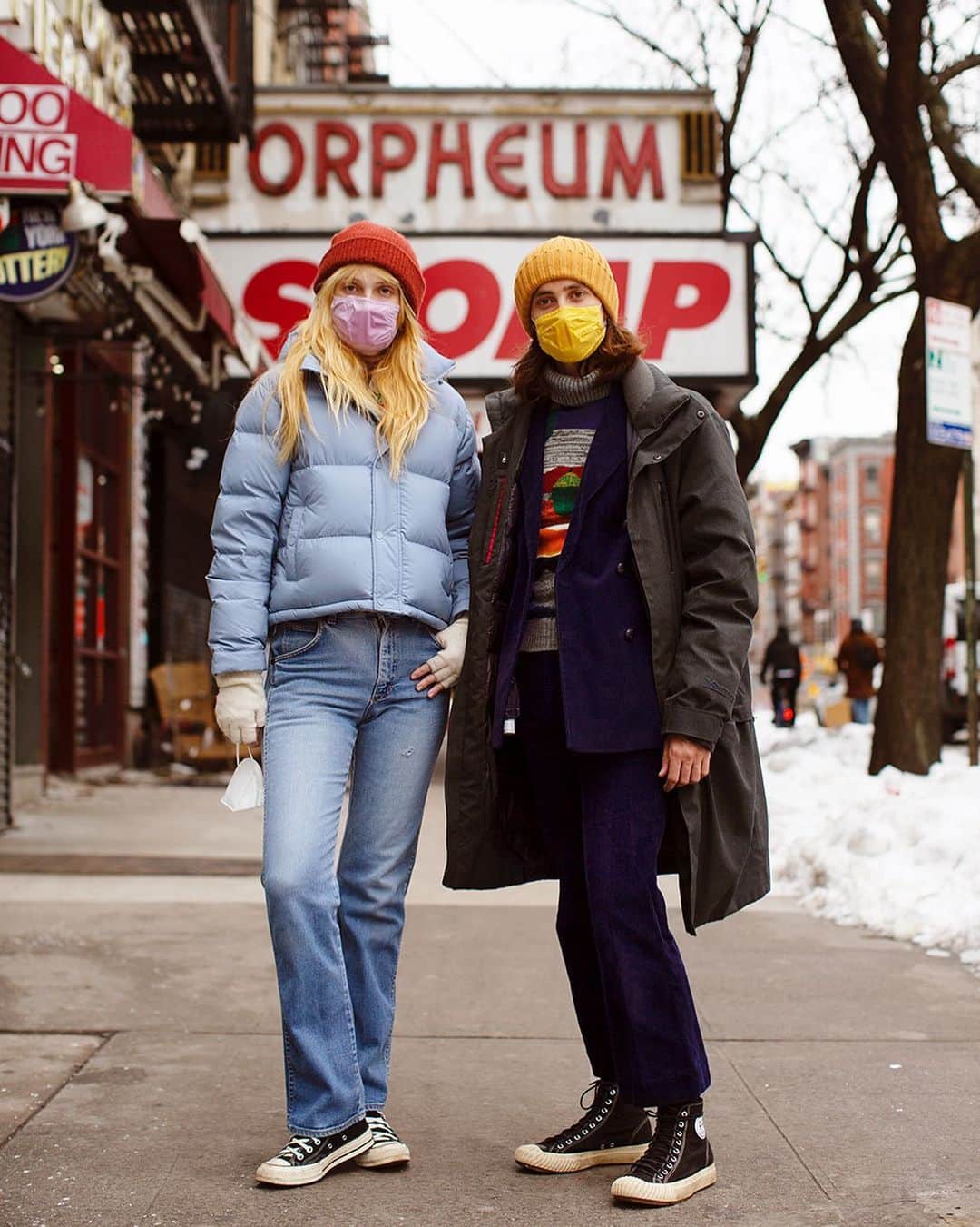 スコット・シューマンのインスタグラム：「Maybe it’s bc of the vaccines or the election or the days are getting slightly longer but the streets of NYC are alive again!! I really hope we’ve turned an emotional corner and are heading home (or finally leaving home actually)」