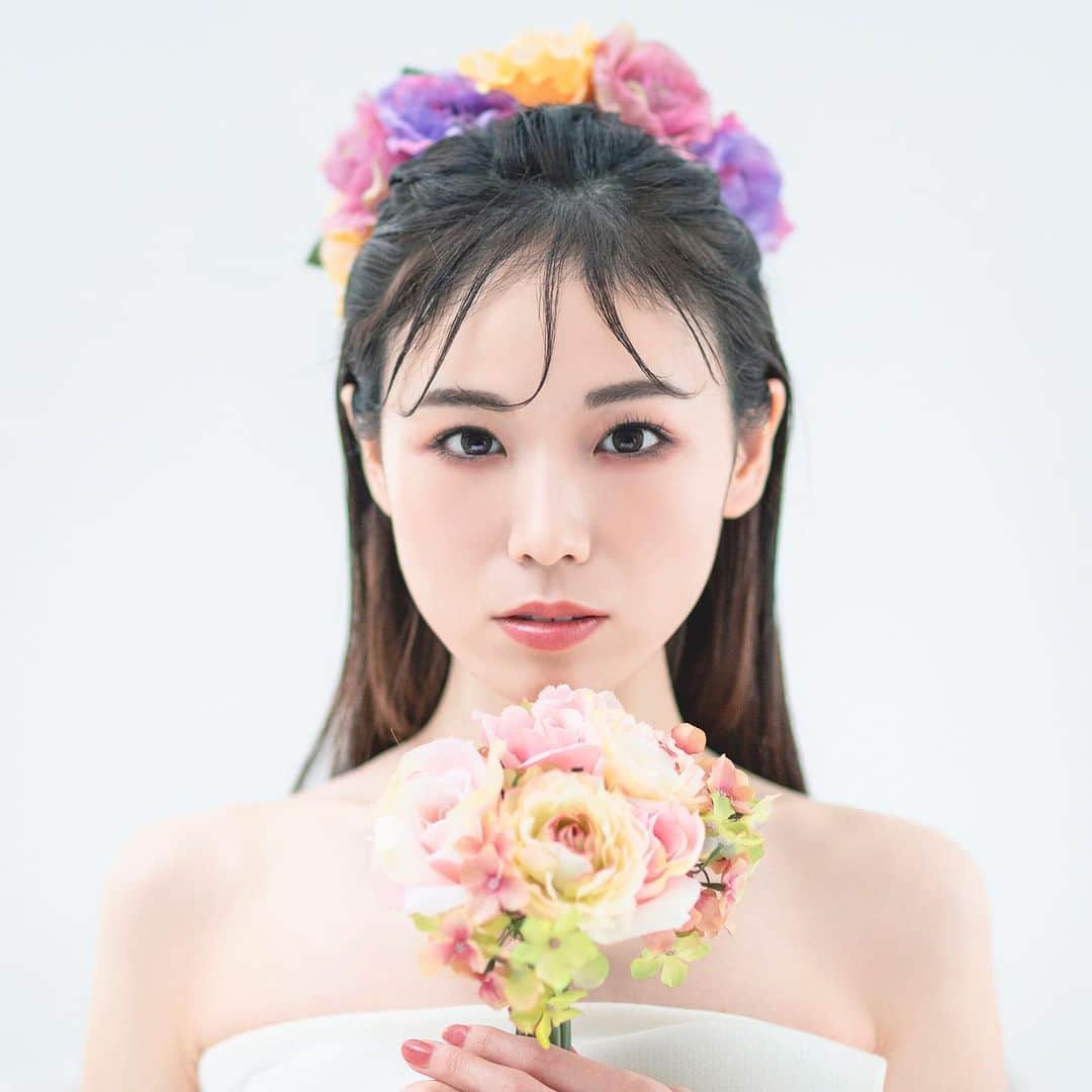のインスタグラム：「. 📷 THE WORKS model:shiori hairmake:saki photograph&artwork:rt8 .  #model #fashion #japan_photo_now #portrait_perfection #IGersJP #サロモ #関西モデル #ヘアメイク #撮影依頼募集中 #モデル #撮影 #ポートレート #カメラ #写真撮ってる人と繋がりたい #写真好きな人と繋がりたい #モデル募集 #ポートレート部 #東京カメラ部 #ポートレート女子 #被写体 #ポトレ #京都 #ファインダー越しの私の世界 #作品撮り #関西写真部 #モデルさんと繋がりたい #ポートレートしま専科 #ライバー #everylive #live8」