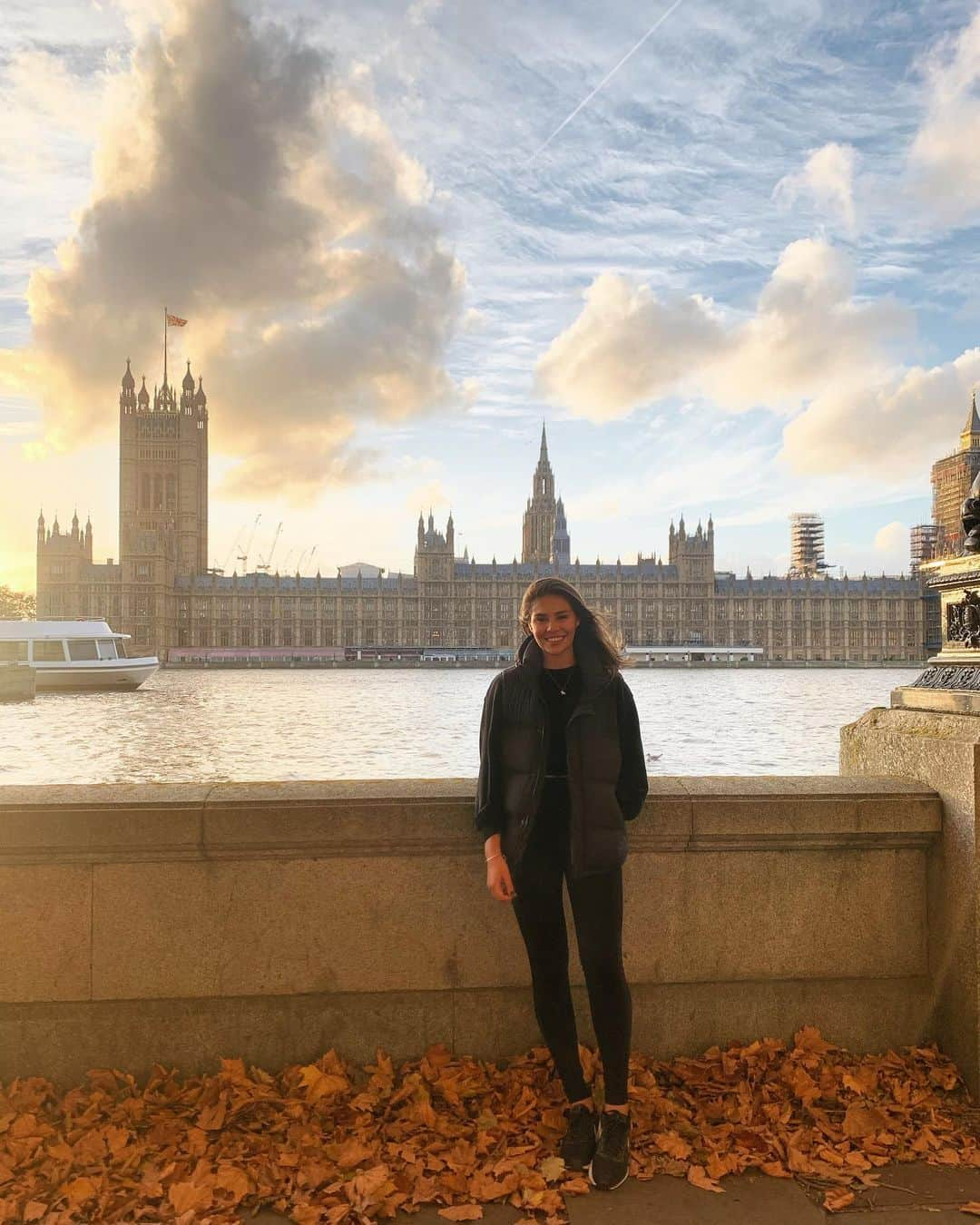 ミケラ・デュ・トイのインスタグラム：「tb to getting those steps in with a view 🦒🌞」