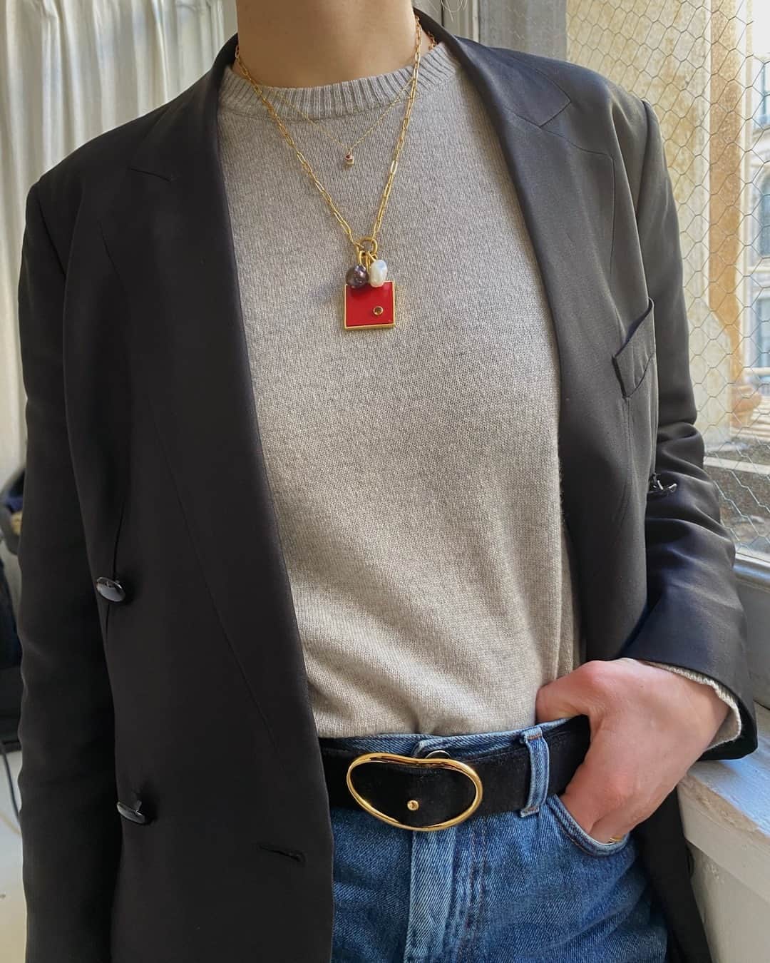 リジー フォルトゥナートのインスタグラム：「Seeeester means business 💪kicking off Monday in style as we head into our first full week of market appointments. Excited to bring more of what you love 💕 to your favorite retailers ☝️ Tap for jewels! #lizziefortunato」