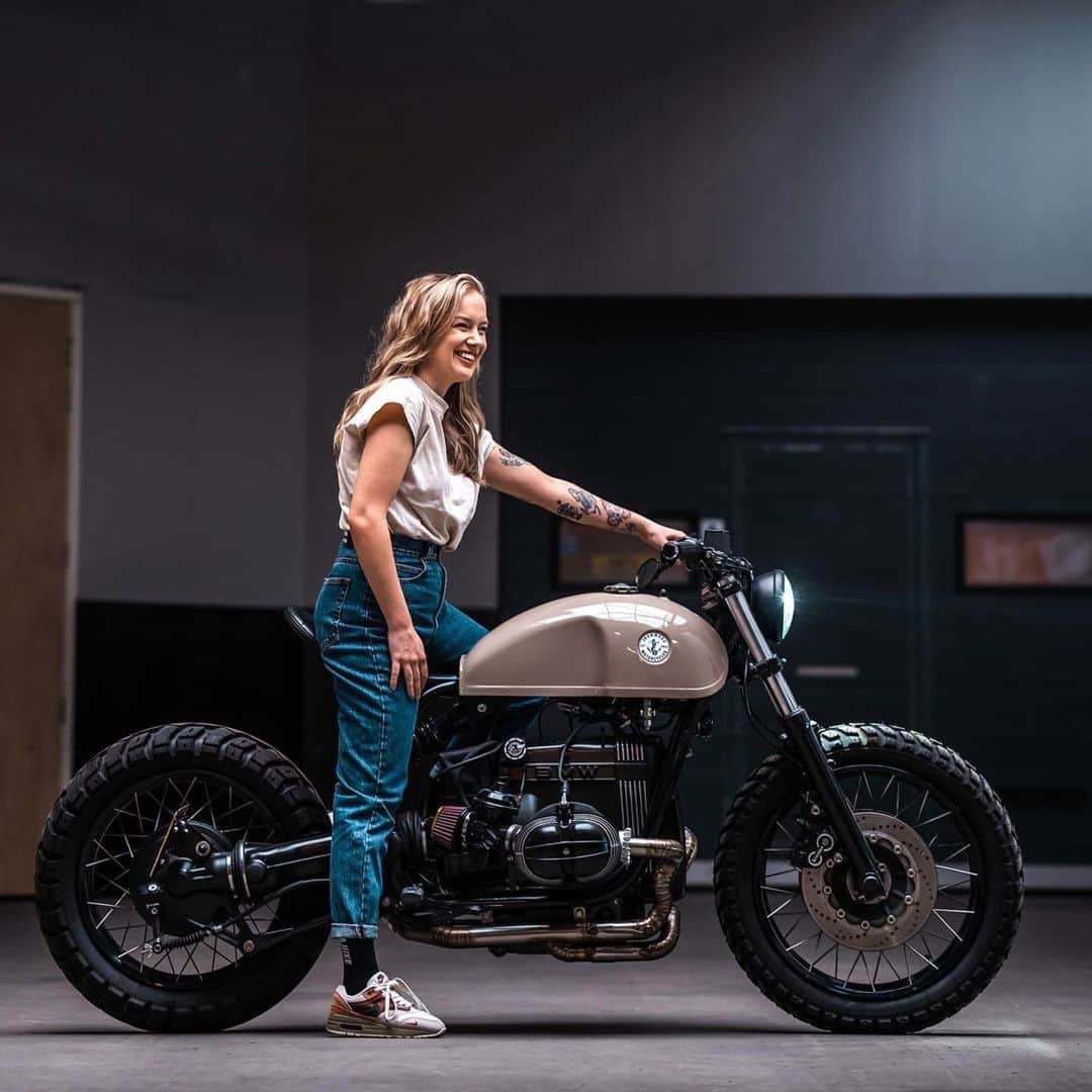 epidemic_motorsさんのインスタグラム写真 - (epidemic_motorsInstagram)「Via @esthersarah  Smiles for days with this beauty by @arjanvandenboom // @ironwoodcustommotorcycles photo by @bttrcallpaul」2月16日 1時01分 - epidemic_motors