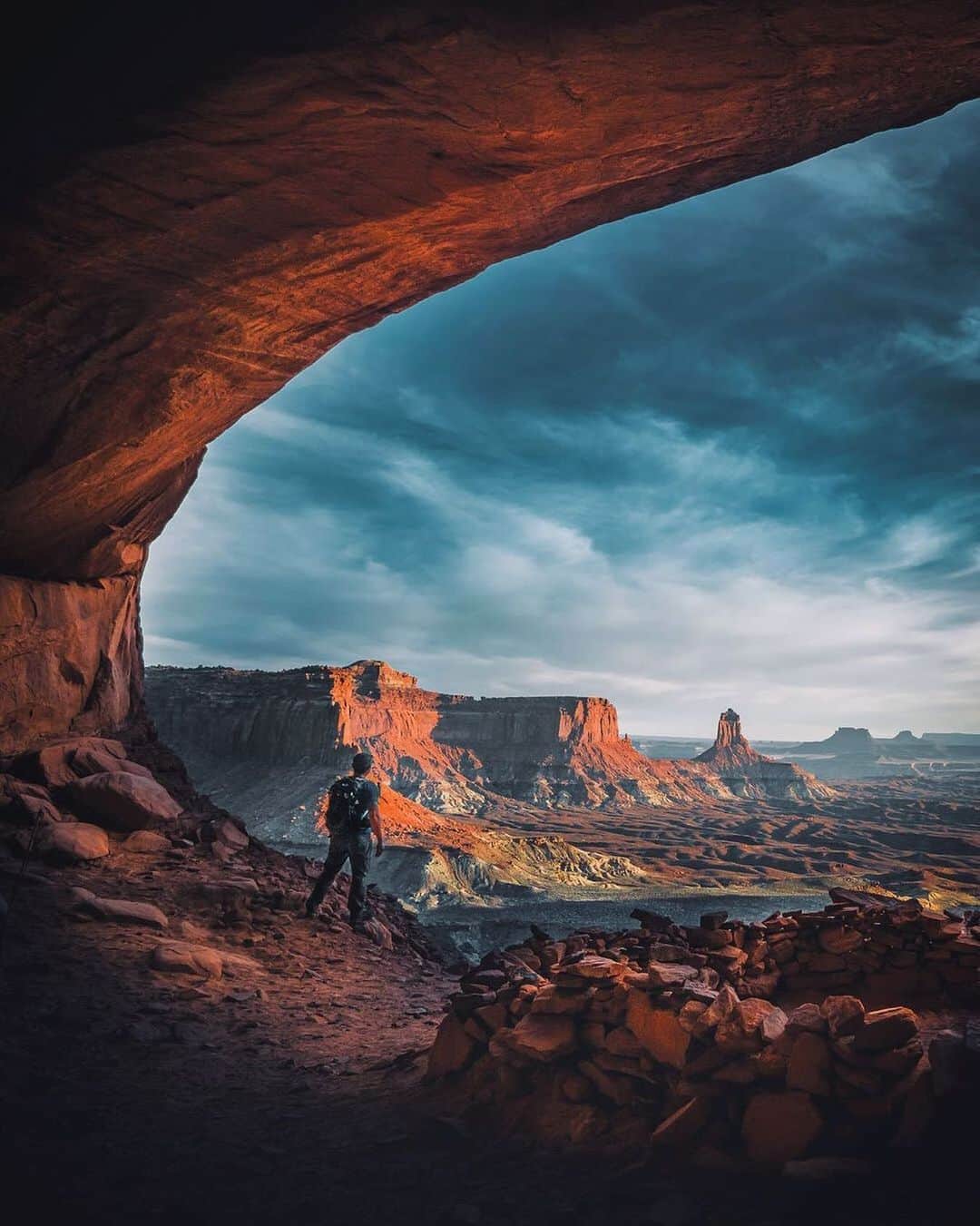 instagoodのインスタグラム：「Hi everybody, my name is Ranz Navarro @RanzNav and I am a self-thought photographer based out of Orange County, California, USA. I work as a Pediatric Occupational Therapist but moonlights as a professional photographer specializing in commercial, landscape, adventure, and travel photography. Come hangout with me today and tag along as I takeover the controls at @instagood sharing some of my favorite content with you. . First of, this image is perhaps one of my most cherished and favorite photo I’ve ever taken. This is of the False Kiva in Canyonlands National Park in Utah, USA. I was fortunate to visit this place before It was closed indefinitely due to vandalism in August of 2018. However, I am hopeful that one day, I’ll be able to visit this sacred place once again.」