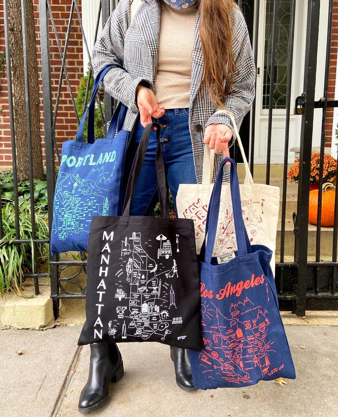のインスタグラム：「Plastic Who?! Reusable tote bags for the win!」