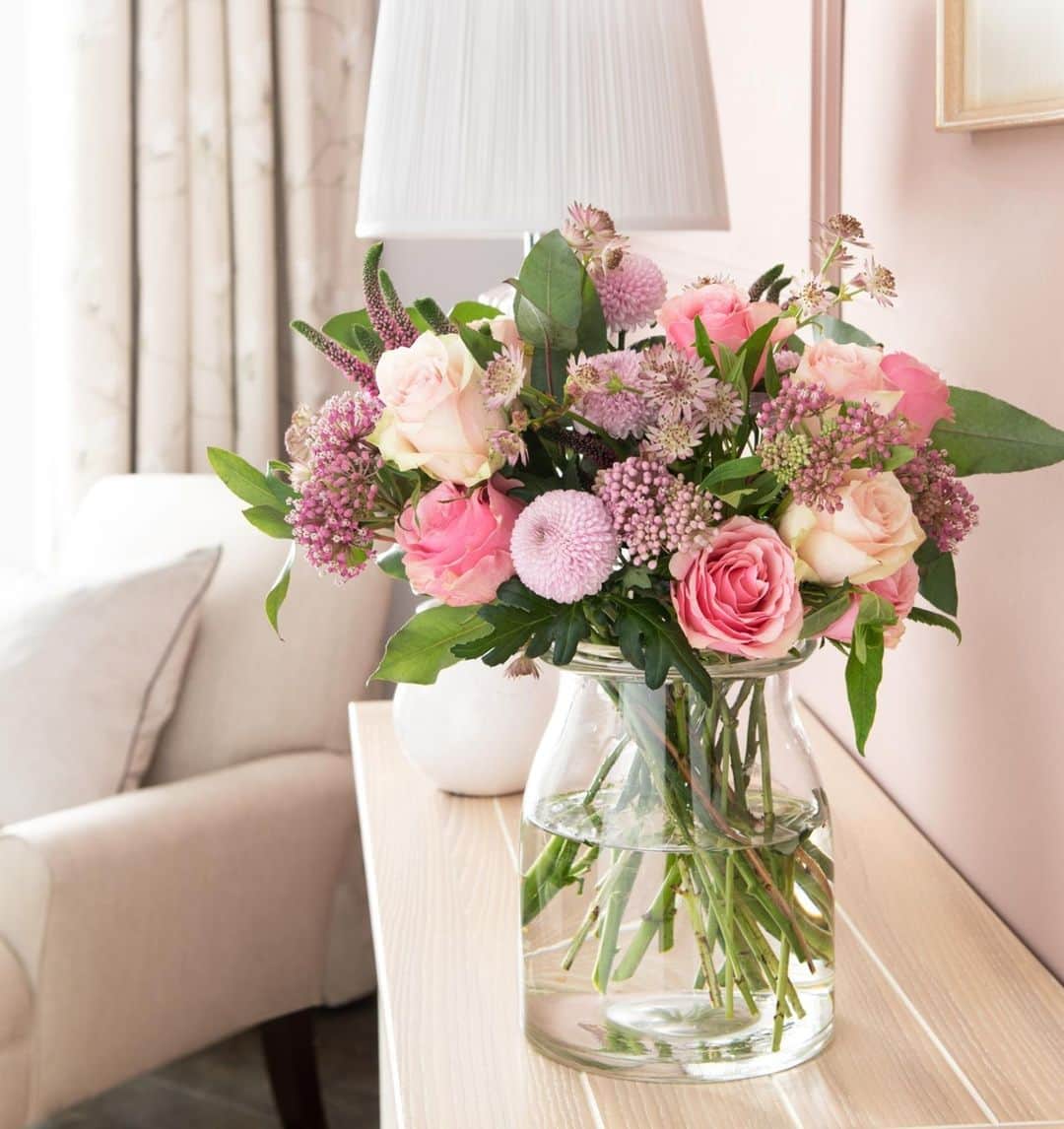 ローラアシュレイのインスタグラム：「Introducing the brand new Laura Ashley Fresh Flowers collection.⁣ ⁣ Bringing our iconic floral prints to life, this luxurious collection features four beautiful bloom arrangements to suit every style. ⁣ ⁣ With Mother's Day just one month away, we're delighted to share these carefully selected bouquets with you. ⁣ ⁣ Available now, tap the link in bio to shop @nextofficial.」