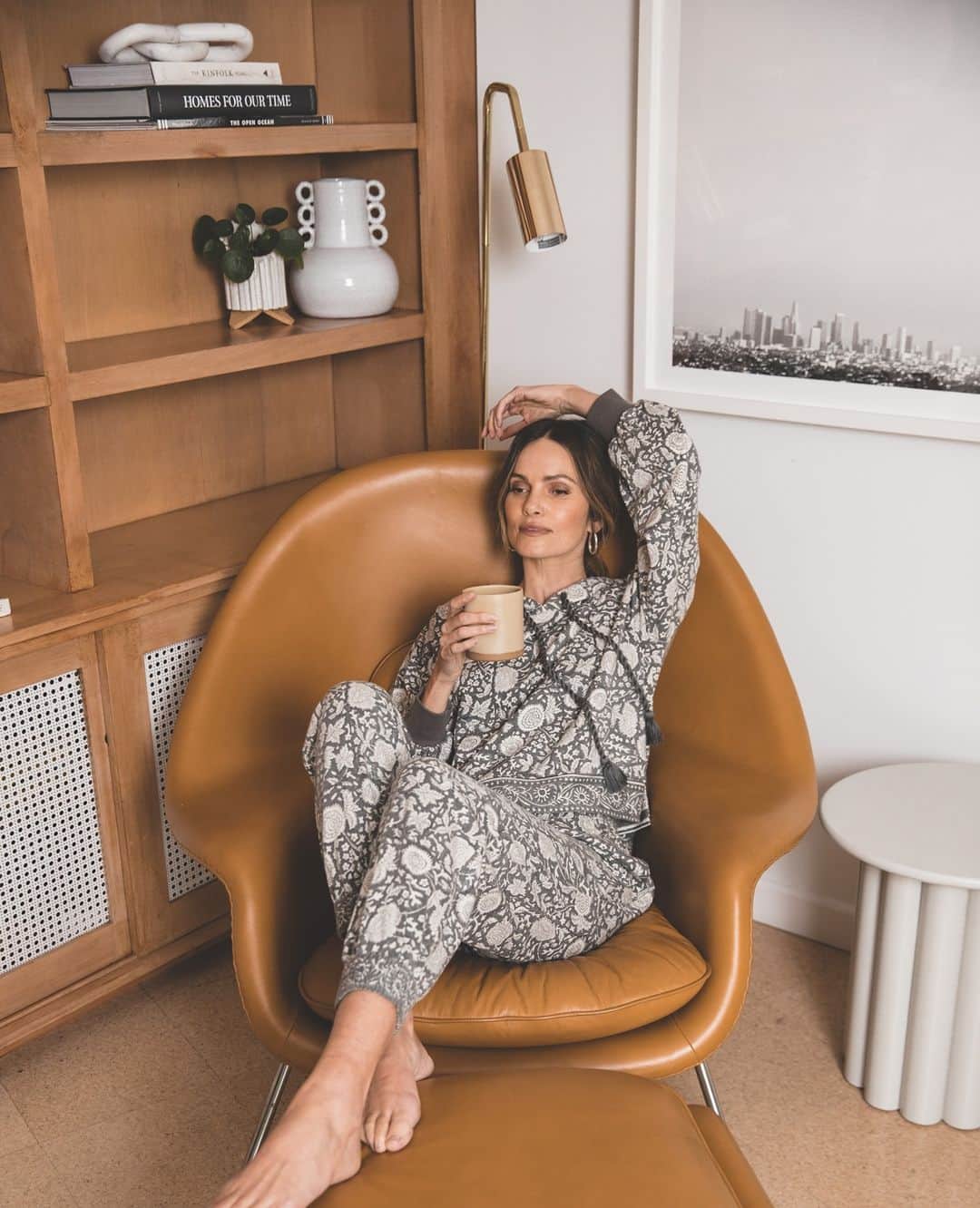 クレオベラのインスタグラム：「Make your Monday look this good in our woodblock printed, one-of-a-kind lounge pieces ✨ Shop the new colorway now via the link in bio!」