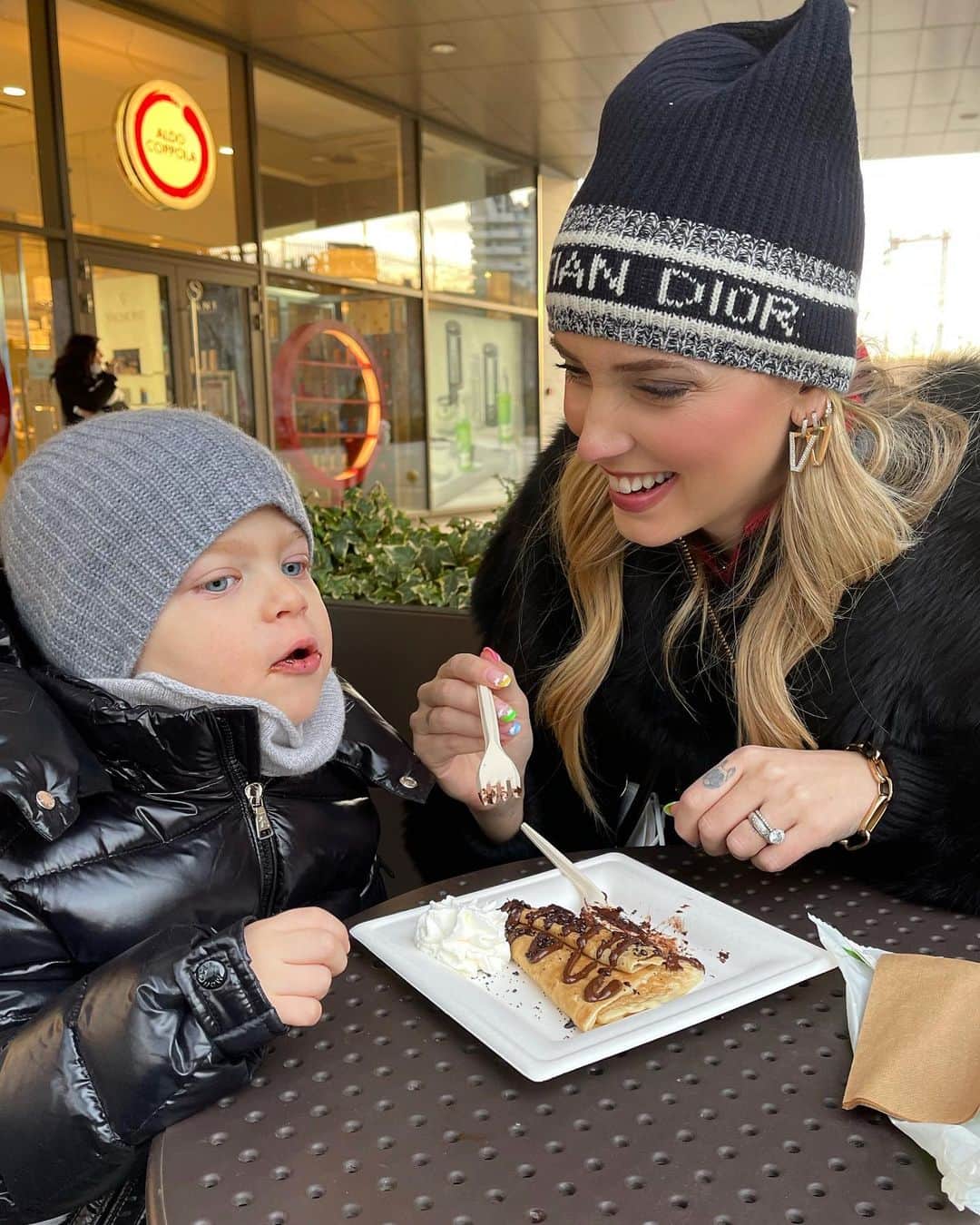 キアラ・フェラーニさんのインスタグラム写真 - (キアラ・フェラーニInstagram)「Crepes date 💖」2月16日 2時07分 - chiaraferragni