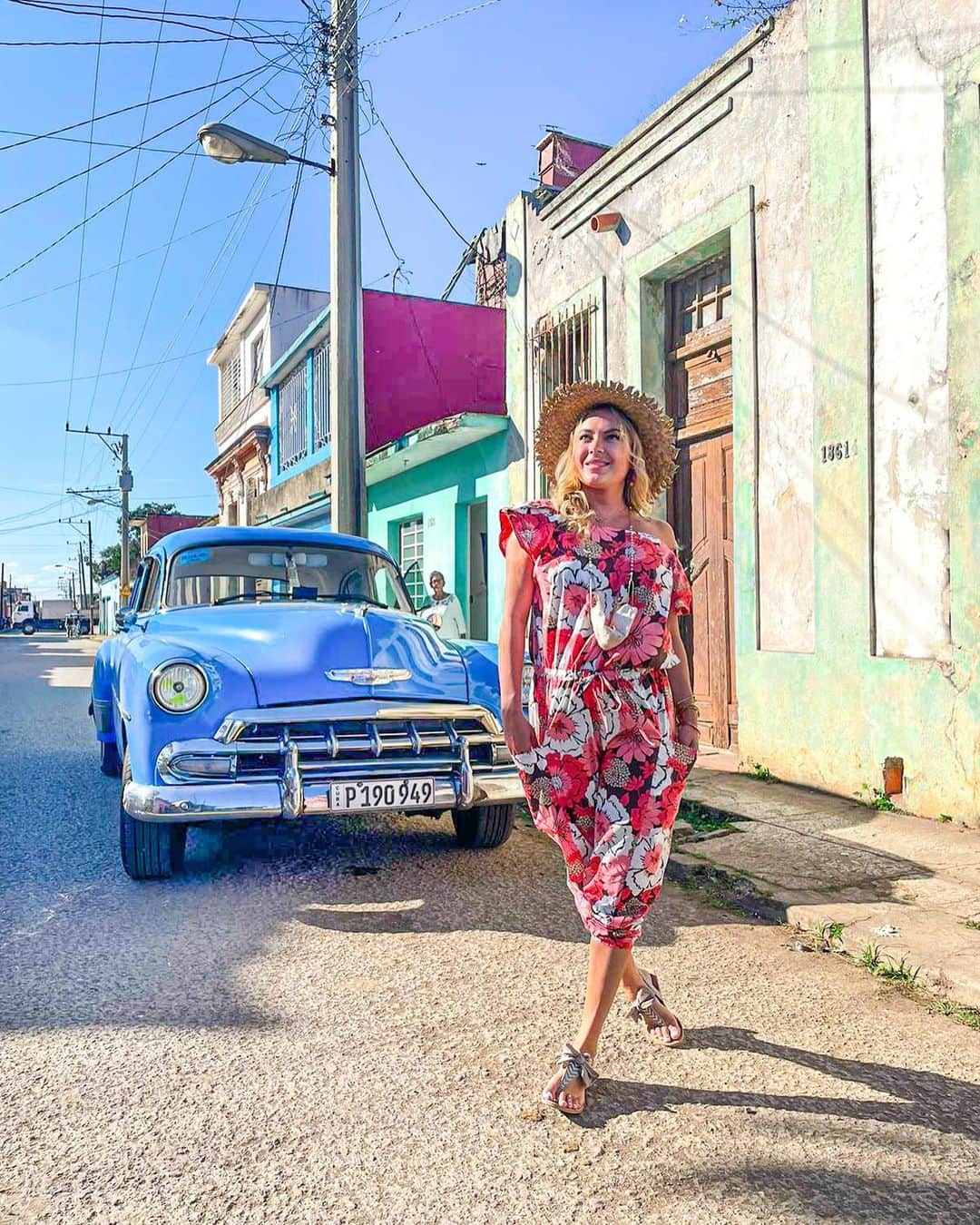 アリサ・ラモスのインスタグラム：「This is where my grandparents are from and where my family still lives in Cuba! I'm eternally grateful to say that I have come to visit them four times now!  They are so happy and shocked each and every time I come. I show up in an old 50's car, straight from Havana, bringing gifts, and photos of their now-adult son and his kids back in Miami. They always ask me how Havana is now. They haven't been there in decades even though it's only 45 minutes away.  I update them in Spanish about what Havana is like today. How the young artists are creating their own revolution, and how nice the entrepreneurs are making their Casa Particulars. But better yet, I can show them! Aside from my own videos and photos, I show them a new streaming app called @thegotraveler that's travel-content only, and has a show on there called Cuba Today!  It makes me so happy to be able to show them their own country since they are unable to see it themselves, and I love seeing the parts I haven't been yet since I had to flee!  There's also tons of other travel shows on Go Traveler, including the legend, Anthony Bourdain! So if you're like me and have already watched every travel show on other platforms, definitely download it for free, and start streaming! Linked in my bio!  What's your favorite travel show??  Disclaimer: This post is a paid partnership with Go Traveler, however all opinions are my own!  #GoTraveler #traveladdict #solotravel #travelshows #mylifesatravelmovie #havana #cuba」