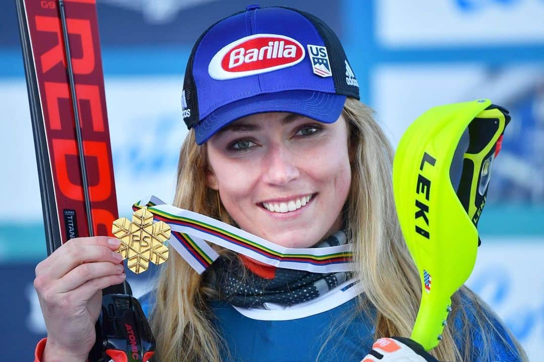 ミカエラ・シフリンのインスタグラム：「Feeling the support, and I really want to thank you all for that 🙏🏻.   (Big day for @atomicski - fun fun fun! 🤪) #weareskiing  PS Swipe all the way through for a snapshot of me being awky cause that’s honestly the norm 🤨」