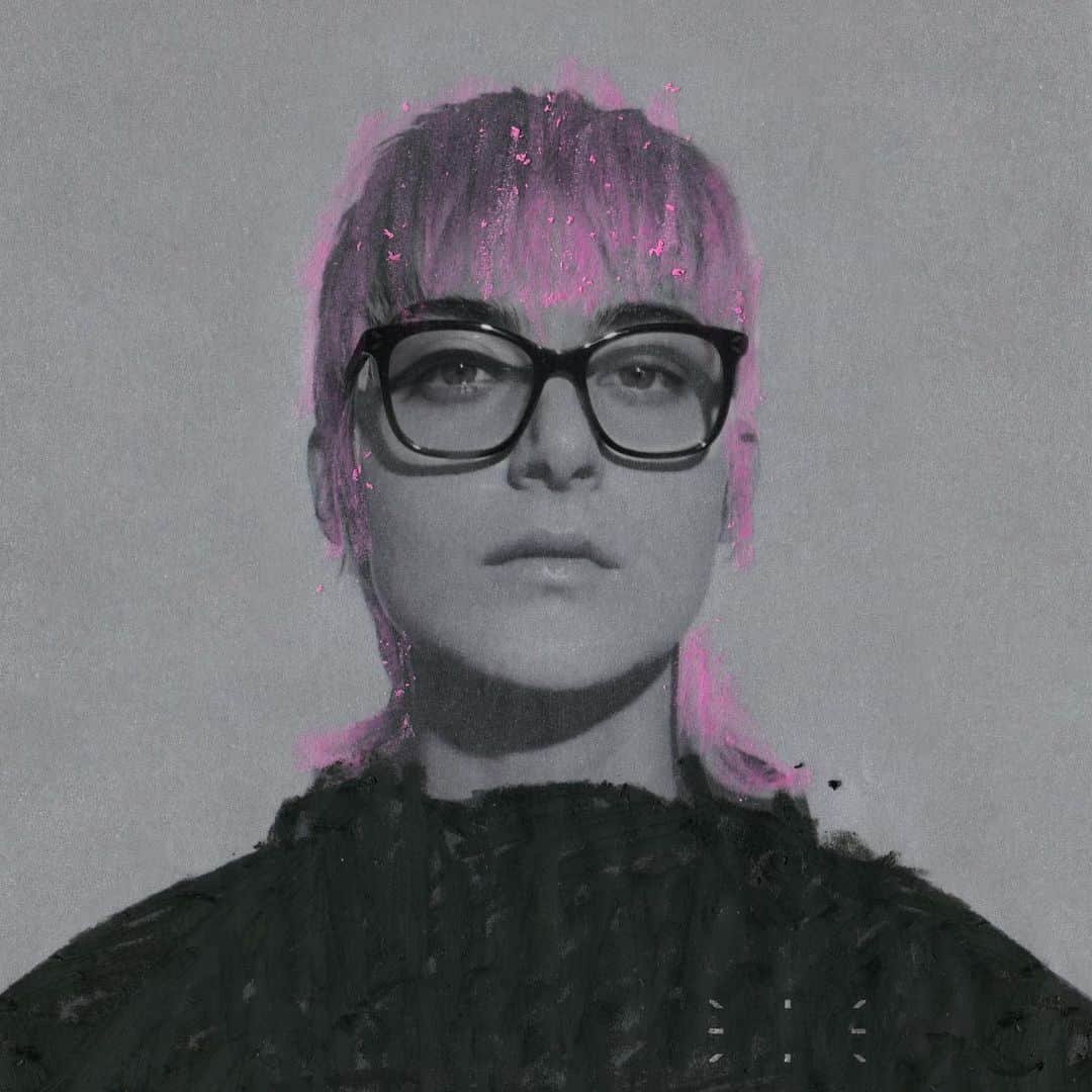 マックキュー アレキサンダー・マックイーンのインスタグラム：「Icon 0 eyewear. Genderneutral styles in both transparent and coloured UV-protective glasses.  Photography by @duncan_loudon  Casting by @goodcatch_」