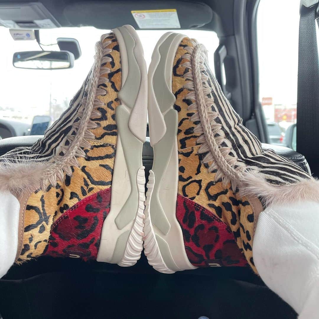ロージー・オドネルのインスタグラム：「new kicks」