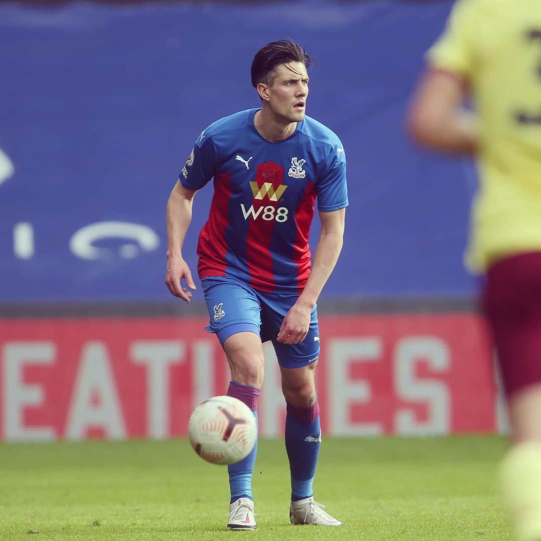 マーティン・ケリーのインスタグラム：「90mins in the tank  💪🏼⚽️🔴🔵」