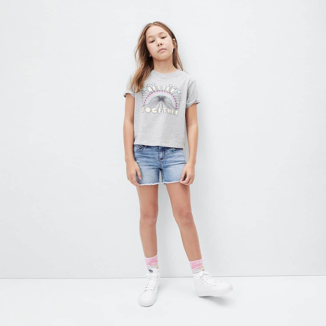 GapKidsさんのインスタグラム写真 - (GapKidsInstagram)「Let's talk goals 🌍 One of our biggest for 2021 is to convert to using 100% sustainably sourced cotton across the whole brand.​ .​ Do you think we can do it? Head to stories to see how GapKids is helping to get there.」2月16日 2時44分 - gapkids