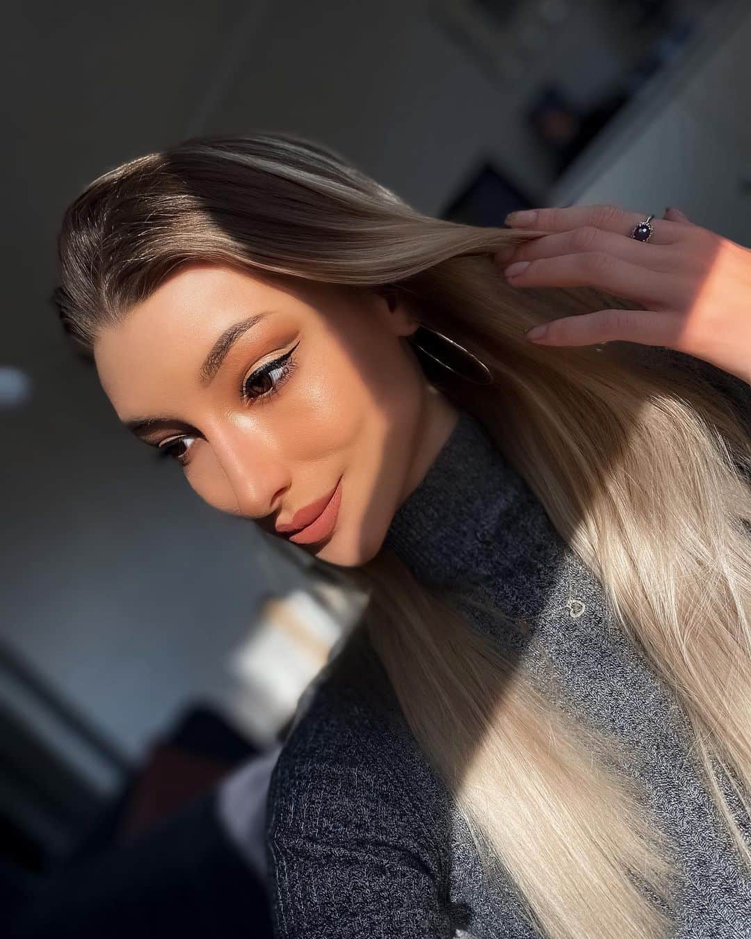 アガタ・クリゲルのインスタグラム：「Sun-kissed ☀️  #makeup #polishgirl #polskadziewczyna #nofilterneeded #blonde #sun #selfie」