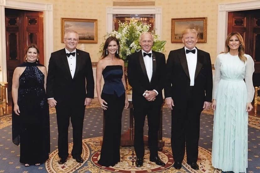 グレグ・ノーマンさんのインスタグラム写真 - (グレグ・ノーマンInstagram)「I am blessed the great game of golf I love gave me the opportunity to meet these wonderful leaders of the free world. Happy #PresidentsDay  @georgewbush  @barackobama  @realdonaldtrump  @joebiden」2月16日 2時54分 - shark_gregnorman