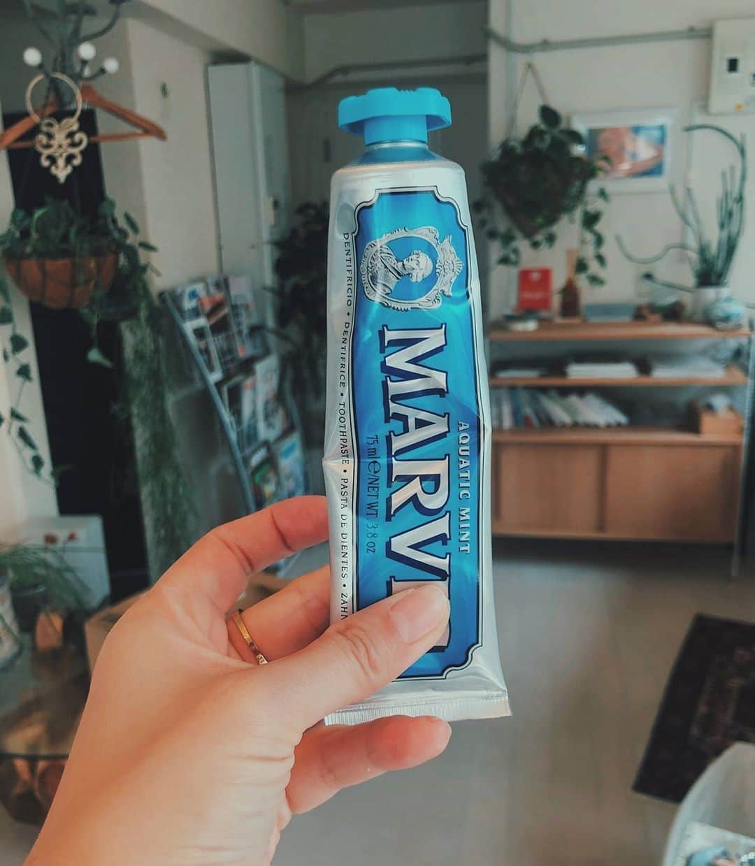 Marvis®️ Official Partnerさんのインスタグラム写真 - (Marvis®️ Official PartnerInstagram)「Tell me you like the beach, without telling me you like the beach 🌊#AquaticMint⠀⠀⠀⠀⠀⠀⠀⠀⠀ .⠀⠀⠀⠀⠀⠀⠀⠀⠀ .⠀⠀⠀⠀⠀⠀⠀⠀⠀ .⠀⠀⠀⠀⠀⠀⠀⠀⠀ .⠀⠀⠀⠀⠀⠀⠀⠀⠀ 📸@marikoaoki0409」2月16日 3時04分 - marvis_usa