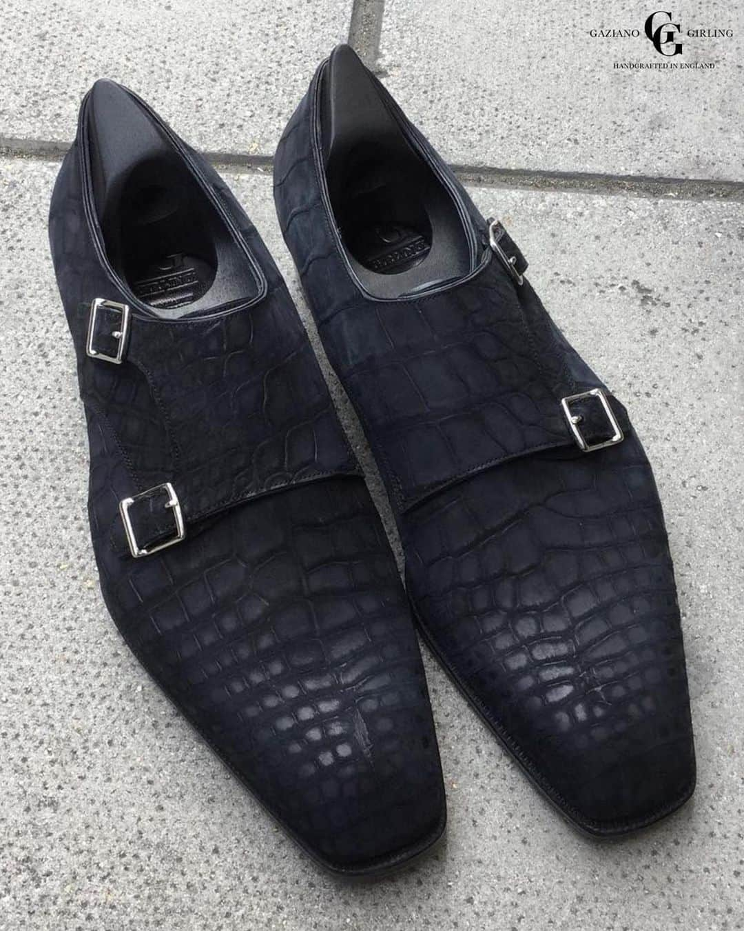 ガジアーノ&ガーリングさんのインスタグラム写真 - (ガジアーノ&ガーリングInstagram)「Bespoke double monks in black suede alligator. What would you style these with?  Follow 👉 @gazianogirling . . . . . . . . . . #shoes #mensshoes #boots #mensboots #menboots #menshoes #shoegame #highendshoes #whatsonyourfeet #shoestyle #shoegamecrazy #shoegameonpoint #shoegamestrong #dapper #ootd #shoesaddict #shoesforsale #mensfashion #kickstagram #sotd #mensfashionpost #menswear #menwear #menstyle #mensstyle #shoegazing #shoestagram #shoeplug」2月16日 3時05分 - gazianogirling