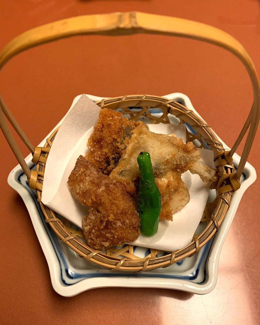 アレンさんのインスタグラム写真 - (アレンInstagram)「This's Japanese delicious cuisine. They call "Fugu ryori" Fugu is expensive delicious fish✨🥢🇯🇵 ふぐ料理食べて来たよ✨💖 #japanesefood #japan_of_insta #japaneseculture #japan_photo #japanphotography #japanesecuisine #Shinjuku #tokyolife #asianboy #asianguy #beautyjunkie #beautiful #plasticsurgery #cosmeticsurgery  #アレン #整形 #整形男子 #いけす料理 #ふぐ料理 #ふぐ鍋 #カワハギ #日本料理 #インスタ映え #和食料理 #ふぐ刺し #新宿 #グルメスタグラム #東京グルメ #グルメ巡り」2月16日 3時18分 - allen_japan_official