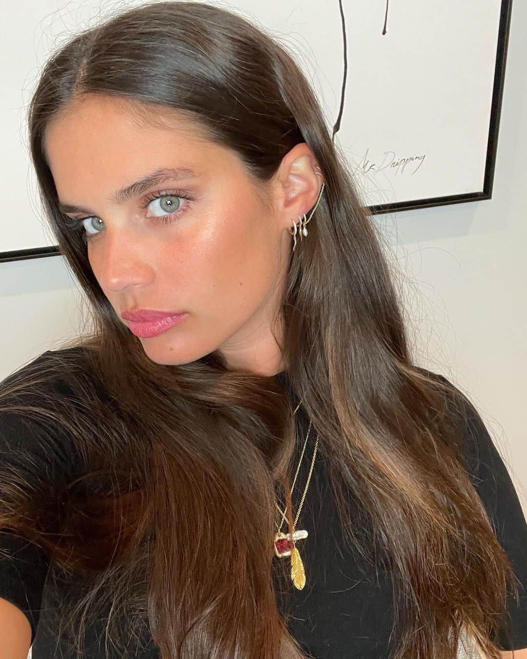 のインスタグラム：「Link in my bio for some of the Jewerly 🥰 @pamelalove X Sara sampaio」
