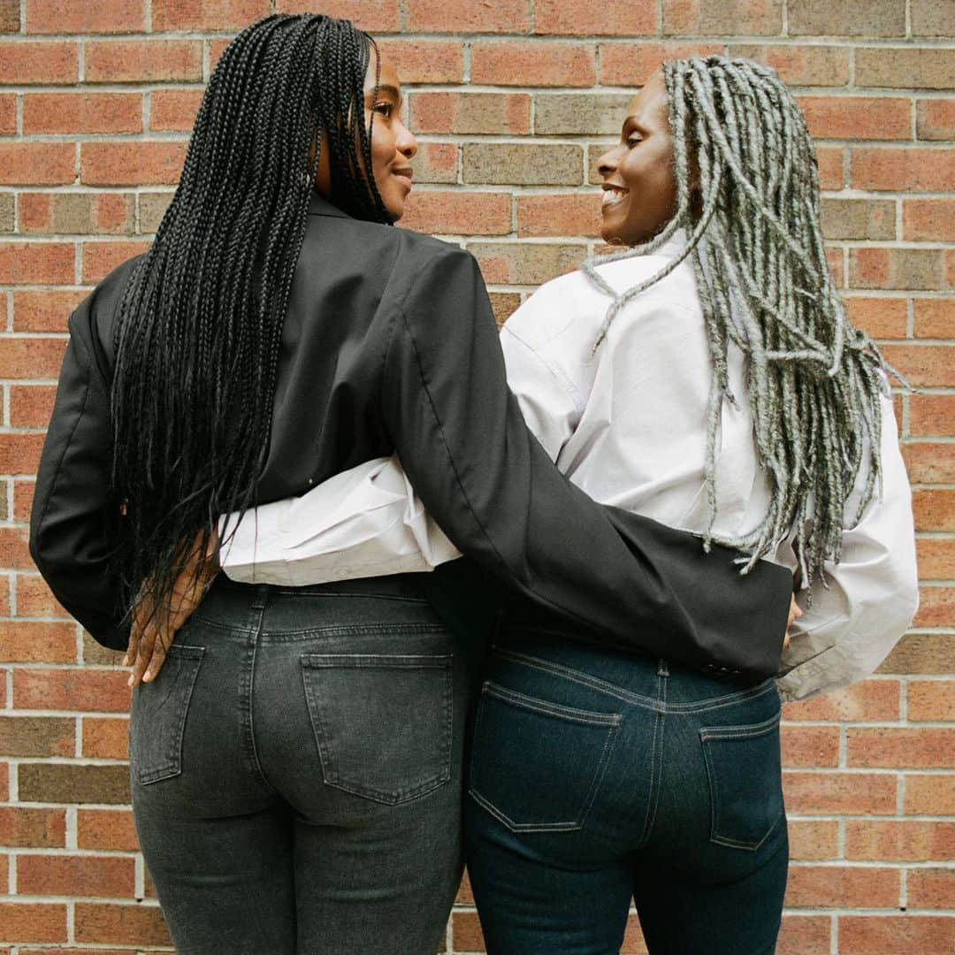 UNIQLO UKのインスタグラム：「"My mother has always supported me and cheered for me. She's my best friend." - Enga Domingue @enga.d  "As a mother, I learned that communication , respect, and unconditional love is imperative." - Enzie Domingue @enzied   #FINDYOURPERFECTPAIR #UNIQLOJEANSFOREVERYONE」