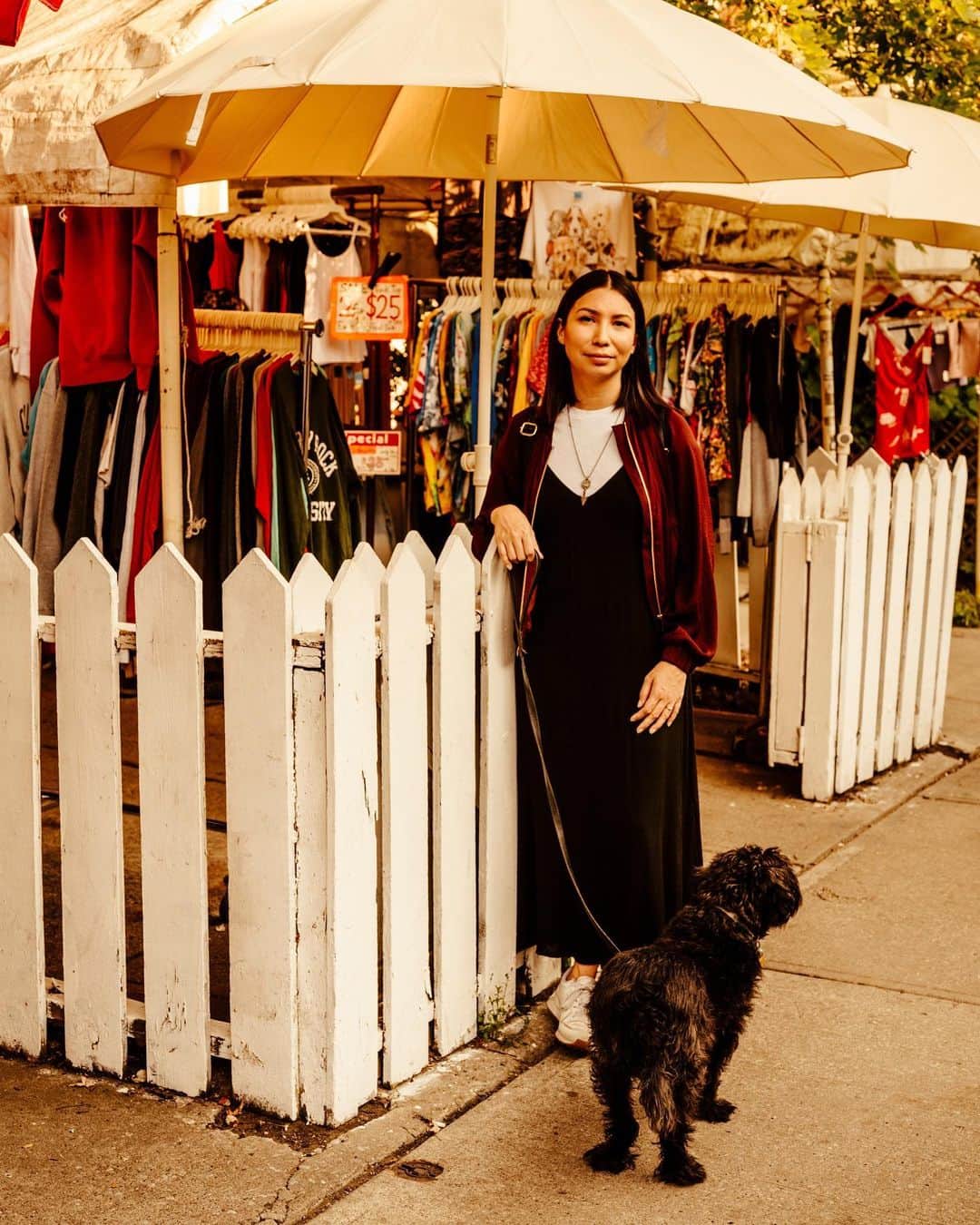 Explore Canadaのインスタグラム：「Get to know the people who keep our country’s heart beating strong.⁠⠀ ⁠⠀ Meet Sage Paul, Artistic Director at Indigenous Fashion Week in Toronto, Ontario. Follow along as we profile the faces in our communities who make our hearts glow the country's heart beat.⁠⠀ ⁠⠀ Last summer’s lockdown could have been devastating to Indigenous Fashion Week (IFW), typically held in Toronto, but looking back it actually helped me expand. Closed borders restricted participation by international Indigenous designers was disheartening.  However the trust shown by so many who shipped their art across the country allowed the IFW to go ahead and attracted an expanded virtual audience with four runway films, 10 panel discussions and an online marketplace, which sold out in one day! ⁠⠀ ⁠⠀ It is so important to me that we are not seen as selling trends, but injecting meaning into Indigenous art and fashion by putting the intergenerational stories told by makers, artists, hunters, weavers and other members of the design community centre stage.  Storytelling at this level can be more powerful in person and I hope that when IFW returns in two years, it will marry the best of both the virtual and in-person worlds.⁠⠀ ⁠⠀ #CanadaNice #ForGlowingHearts⁠⠀ ⁠⠀ *Though now might not be the right time to travel, there are many meaningful ways to support businesses in your community. Start by sharing this post to spread the love, then discover more of the faces behind Canada’s tourism industry at the link in our bio.*⁠⠀ ⁠⠀ 📍: @destination_toronto, @ontariotravel⁠⠀ ⁠⠀ #SeeTorontoNow #DiscoverOntario⁠⠀」