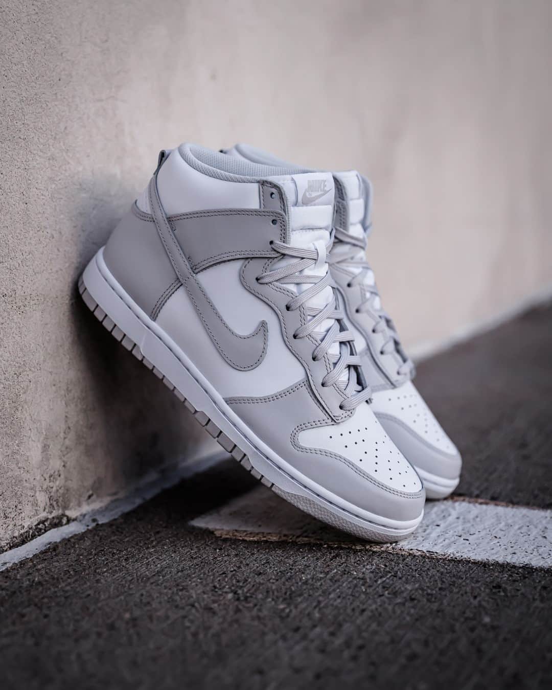 Foot Lockerのインスタグラム：「Birthed from sport, adopted by the culture. This #Nike Dunk launches 2/18!」