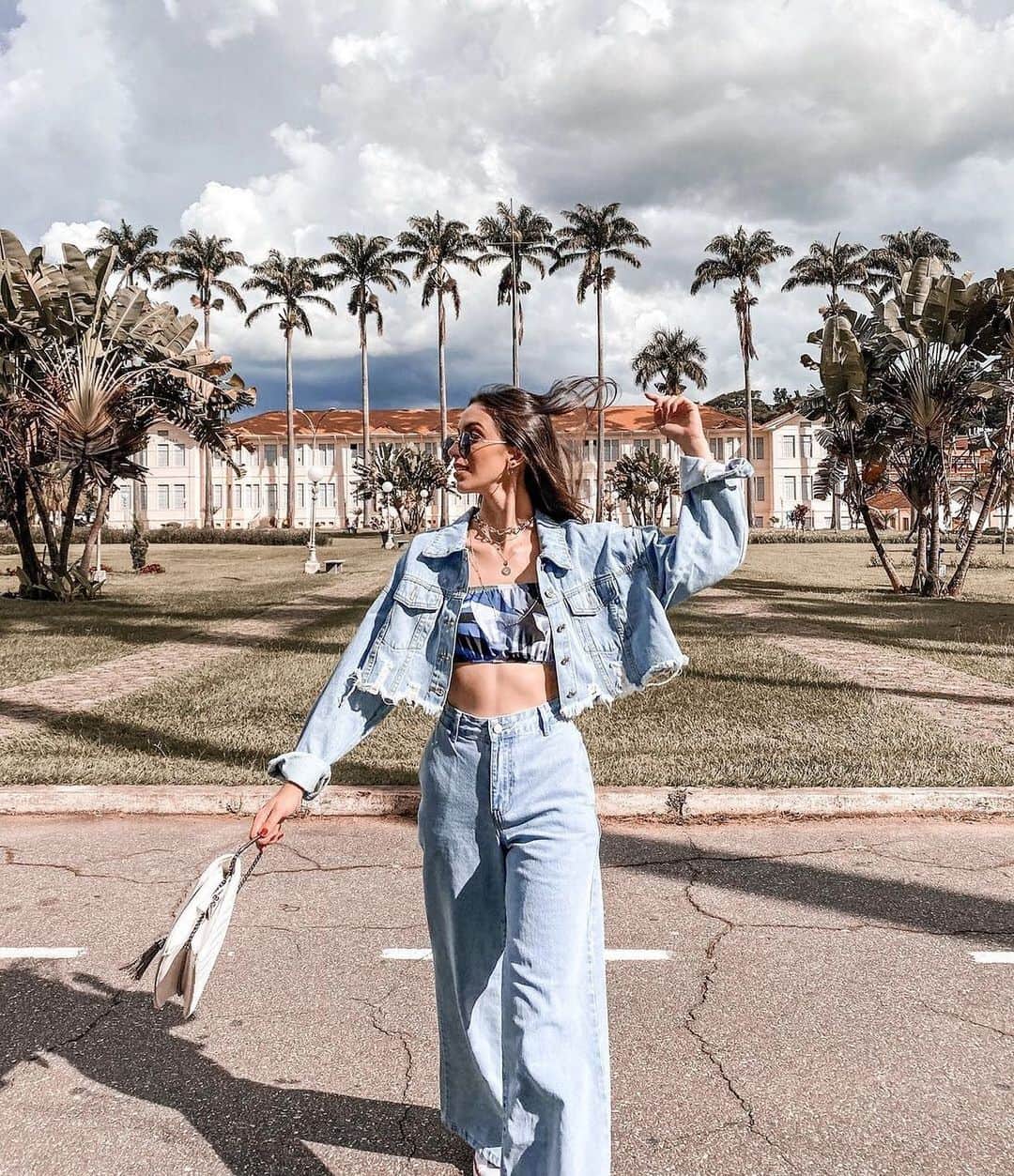 SHEINのインスタグラム：「Looking so blue-tiful in denim! 💙👖 @_gabicastrop  Shop Item #: 1504608  #SHEINgals #SHEINstyle #SHEINSS21 #denims #denimondenim」
