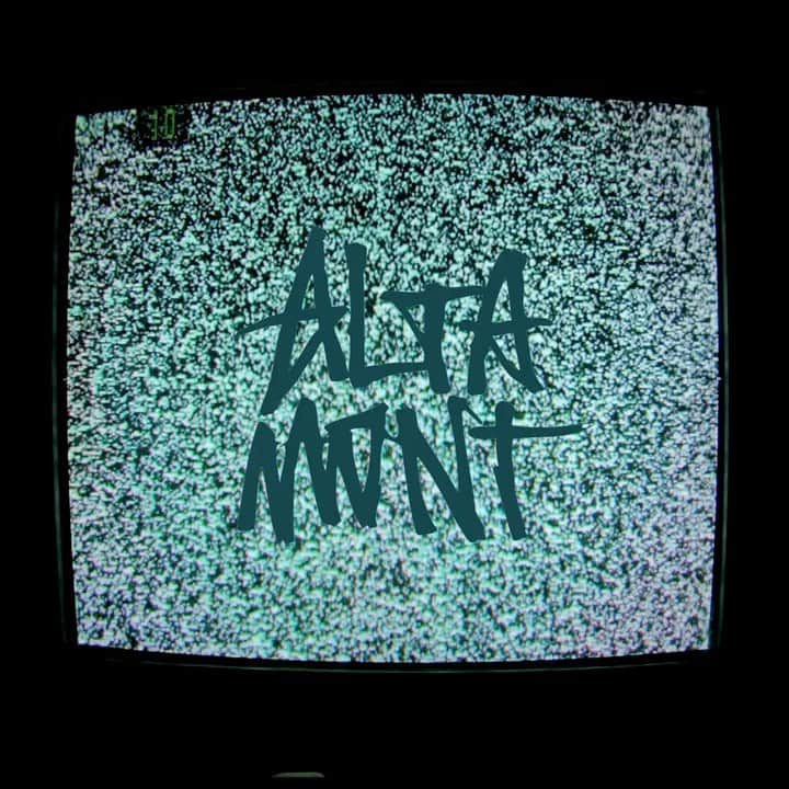 オルタモントのインスタグラム：「Cut From A Different Cloth ✌🏻 #Altamont #CFADC #DefineYourDecade 🎵 Salem’s Bend - Silverstruck 🎞 @fred.tomorrow」