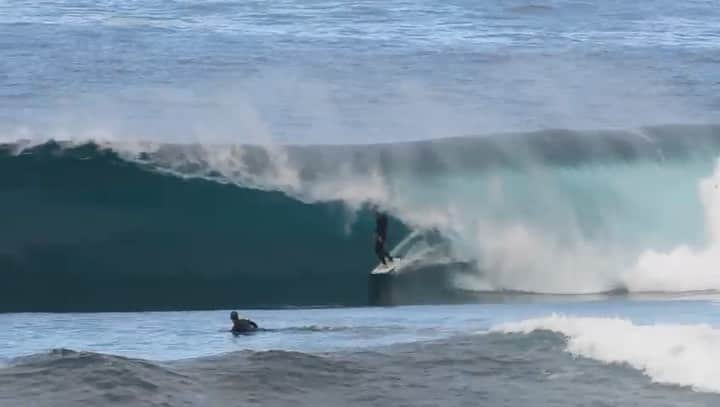 のインスタグラム：「Stick the drop. Set the rail. Arch the back. Is it really that easy, @aritz_aranburu? ⁣ ⁣ 🎥@itmardieguez」
