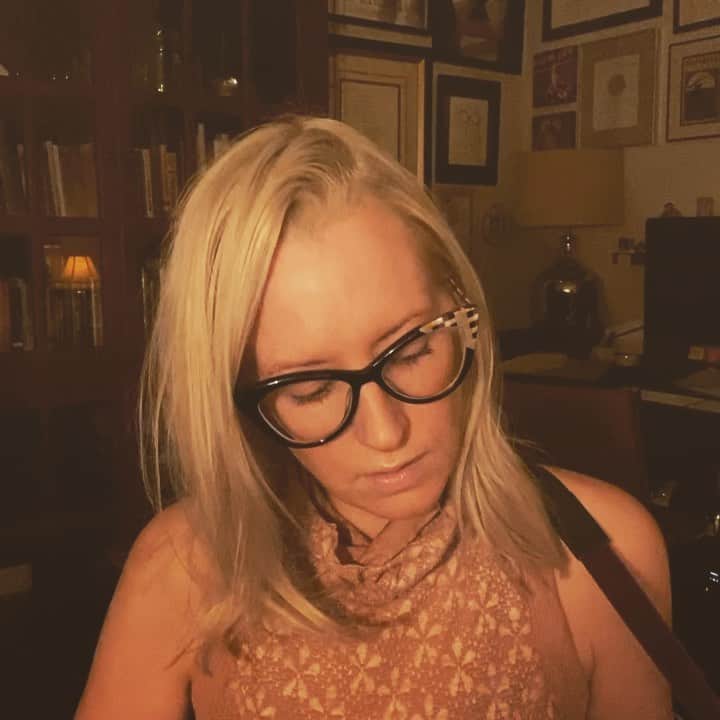 イングリッド・マイケルソンのインスタグラム：「I’ve played this song on piano for so long now. Trying something new.」