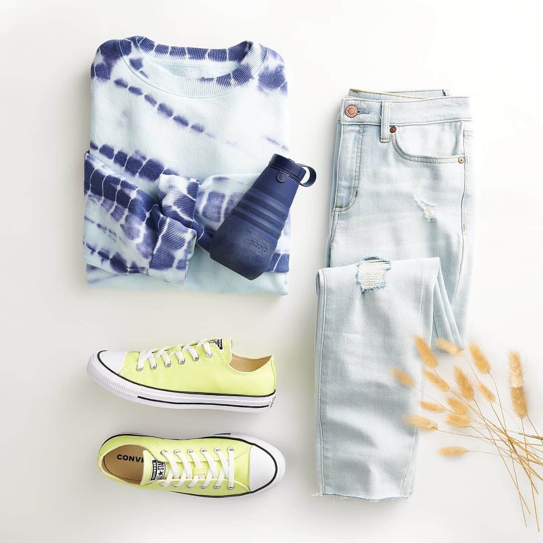 ロック&リパブリックのインスタグラム：「Making better choices has never been easier. Swipe 👉🏼 to find simple swaps that are sustainable and attainable for every day—plus, keep an eye out for our sustainability icons while you shop in store and online! #Kohls」